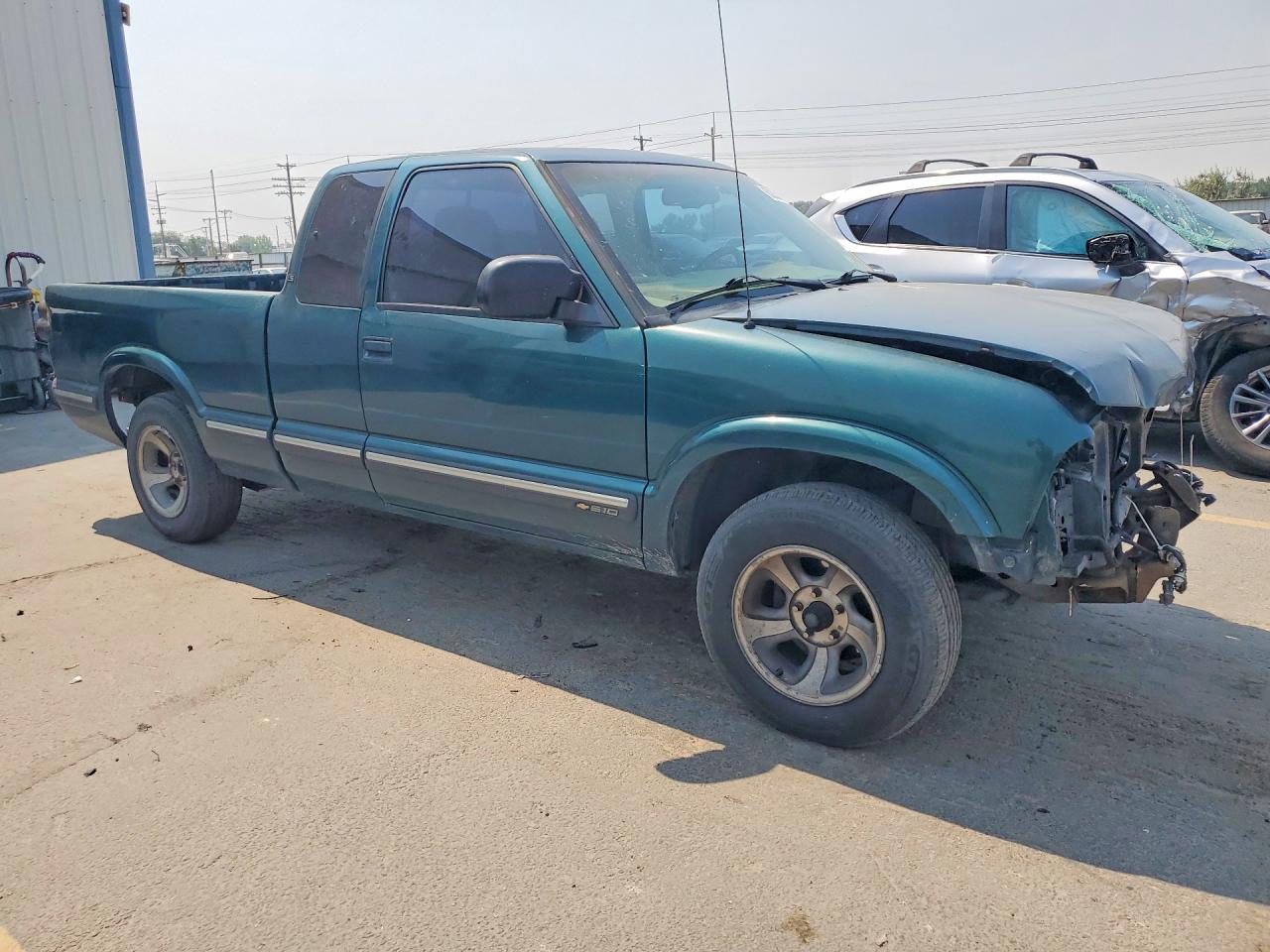 1998 Chevrolet S Truck S10 Green vin: 1GCCS19X8W8236094