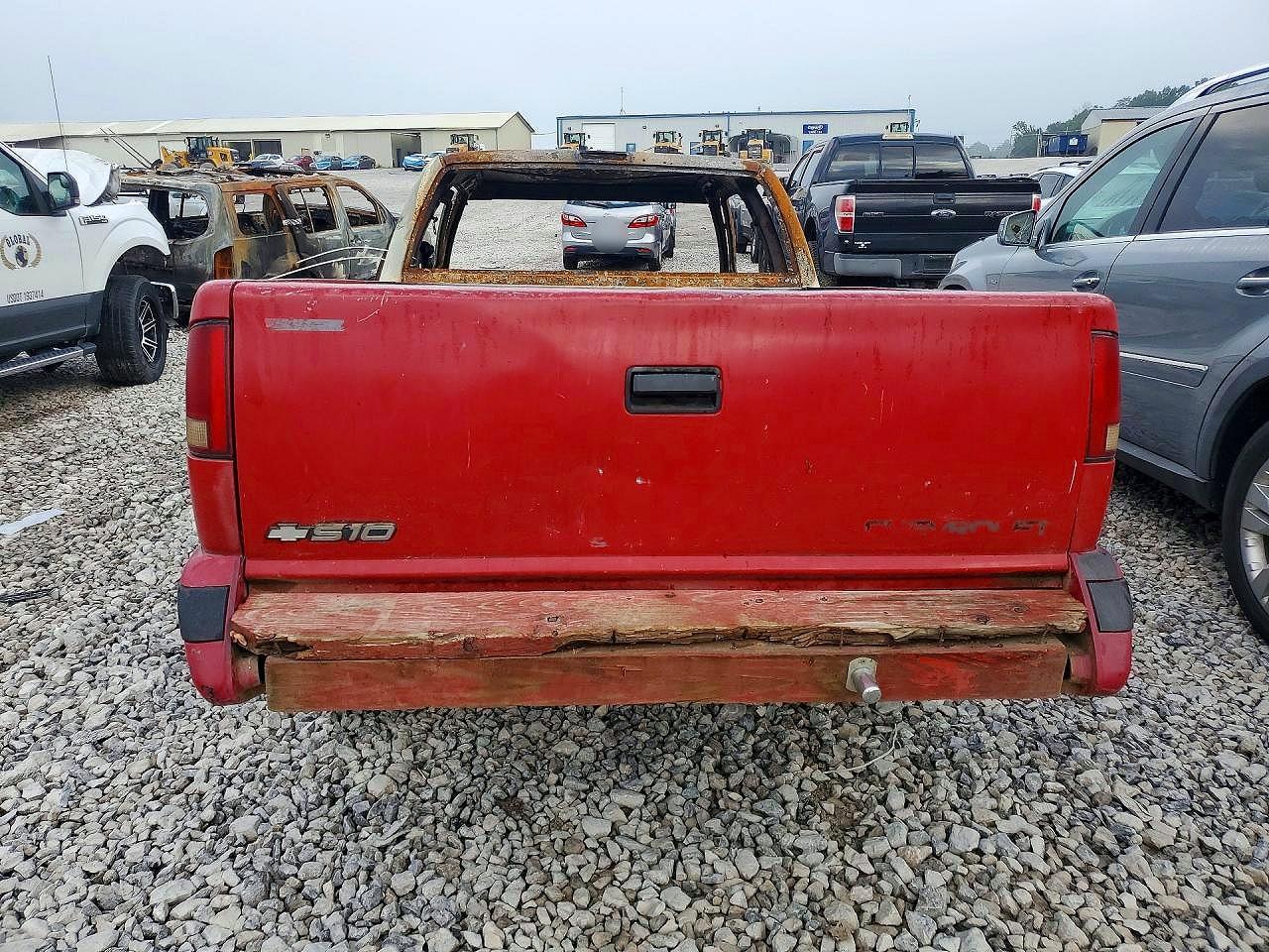 1996 Chevrolet S Truck S10 Red vin: 1GCCS19X9TK177572