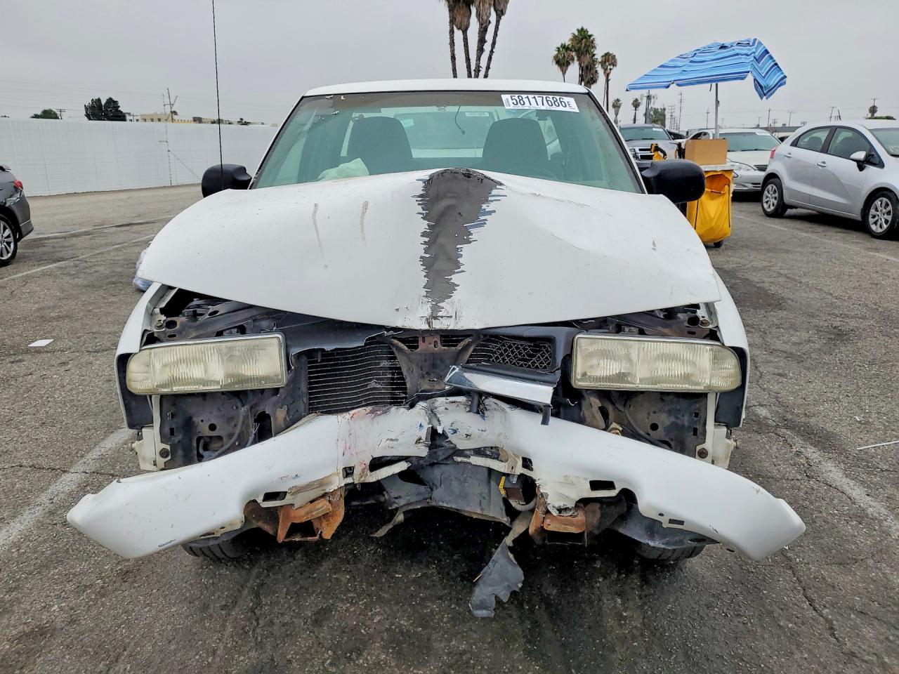 1999 Chevrolet S Truck S10 White vin: 1GCCS19X9XK197634