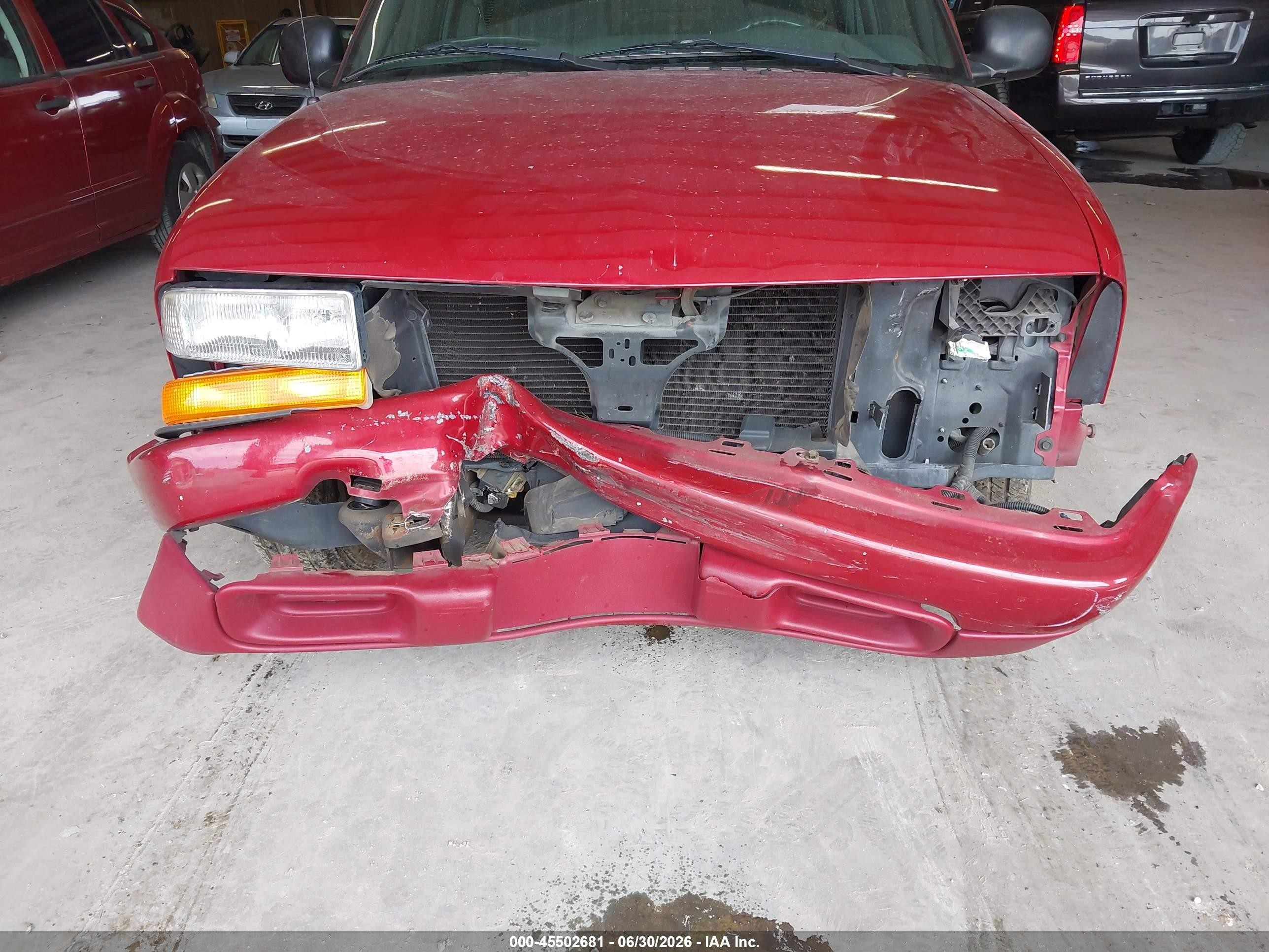 1998 Chevrolet S-10 Ls Burgundy vin: 1GCCS19XXWK185202