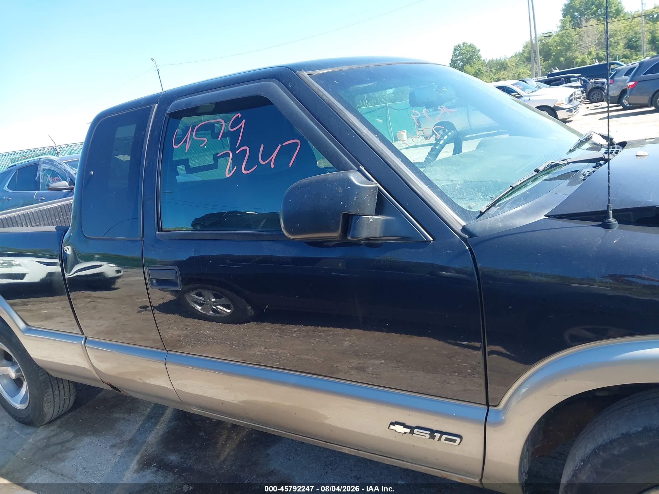 1999 Chevrolet S-10 Ls Черный vin: 1GCCS19XXX8143840