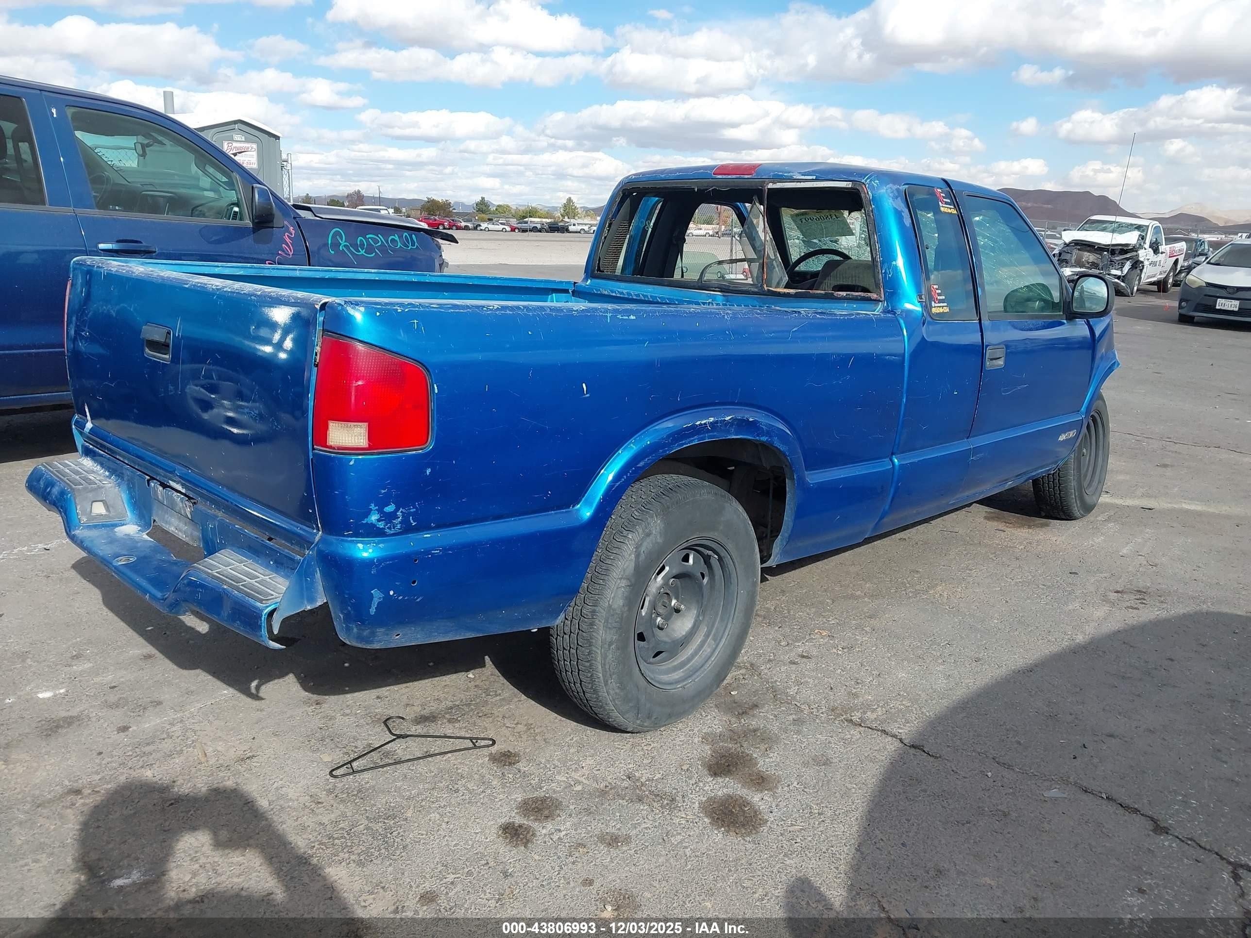 1994 Chevrolet S Truck S10 Blue vin: 1GCCS19Z2R8182443