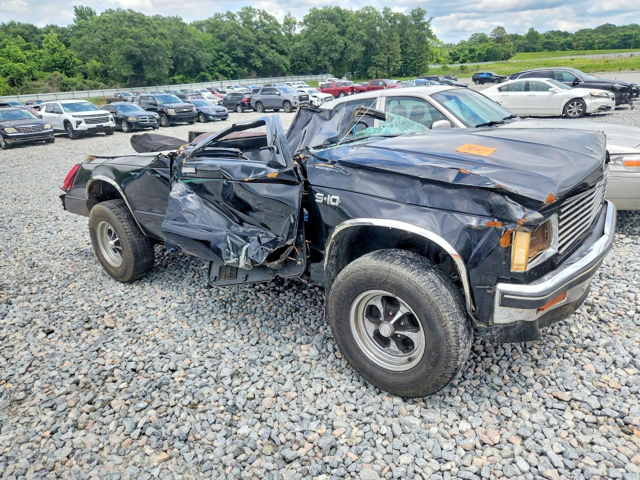 1984 Chevrolet S Truck S10 Black vin: 1GCCT14B3E2129559