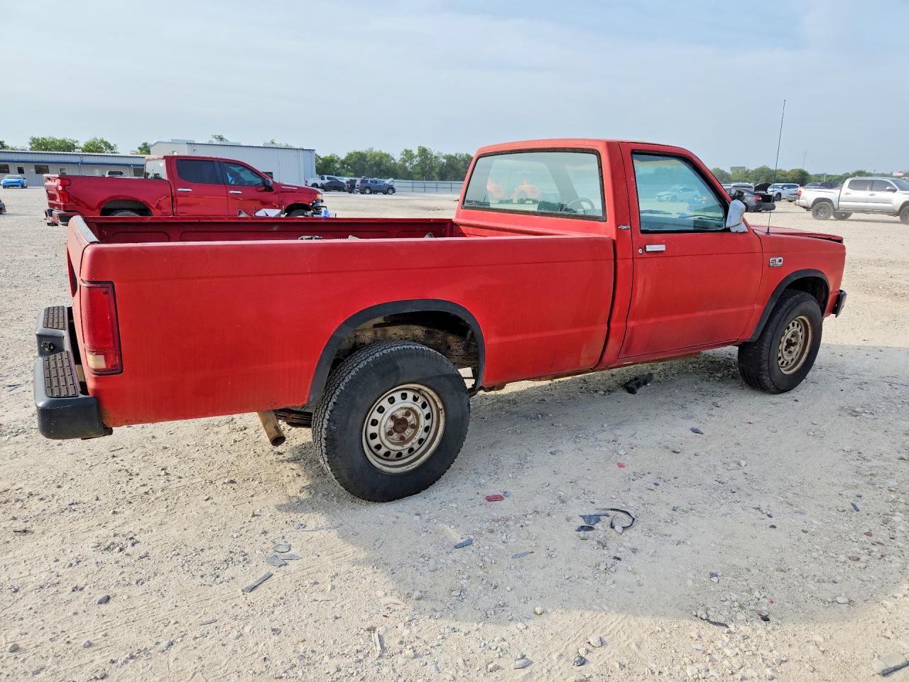 1987 Chevrolet S Truck S10 Red vin: 1GCCT14R2H8172868