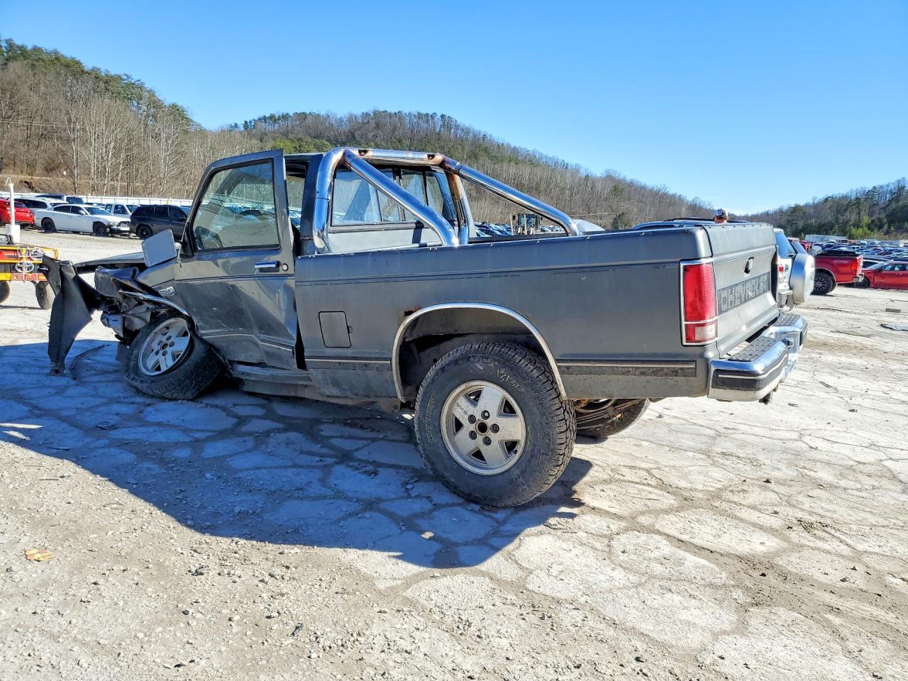 1987 Chevrolet S Truck S10 Gray vin: 1GCCT14R6H2165246