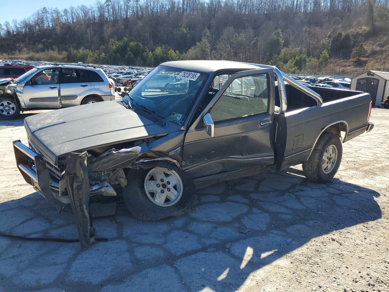 1987 Chevrolet S Truck S10 Gray vin: 1GCCT14R6H2165246