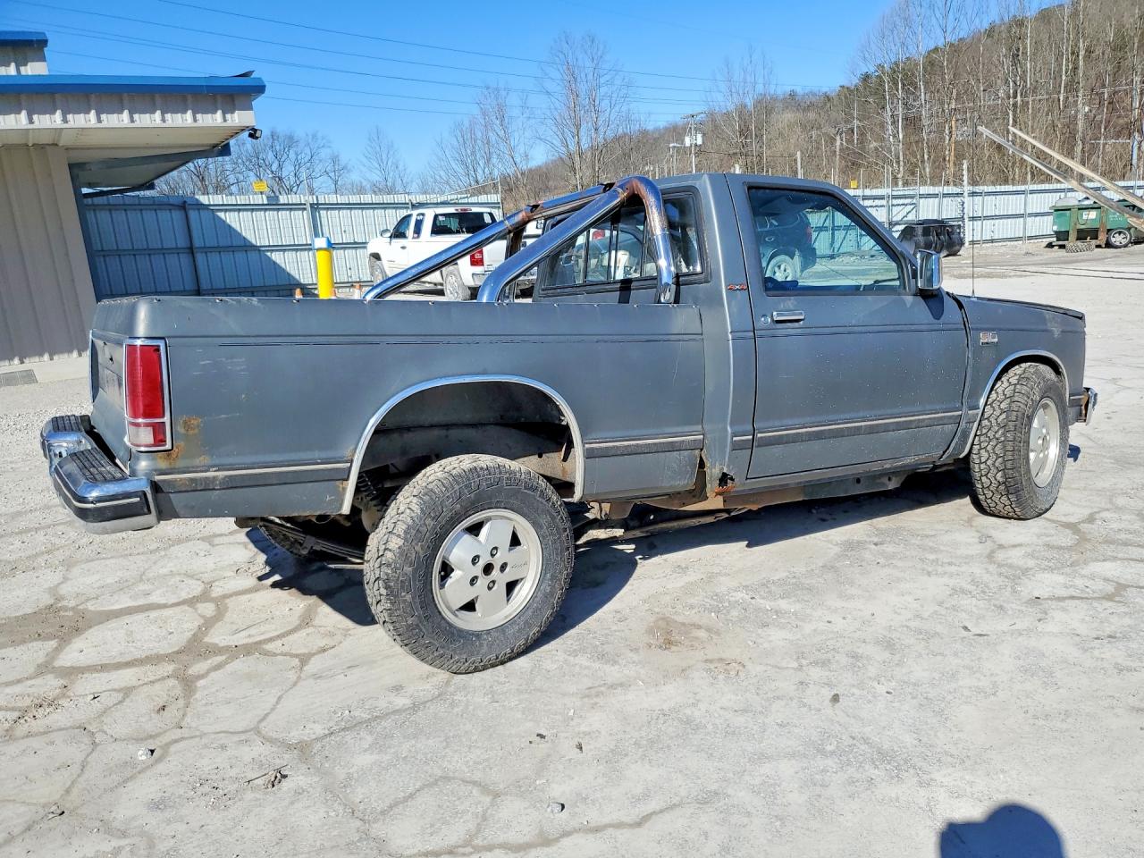 1987 Chevrolet S Truck S10 Gray vin: 1GCCT14R6H2165246