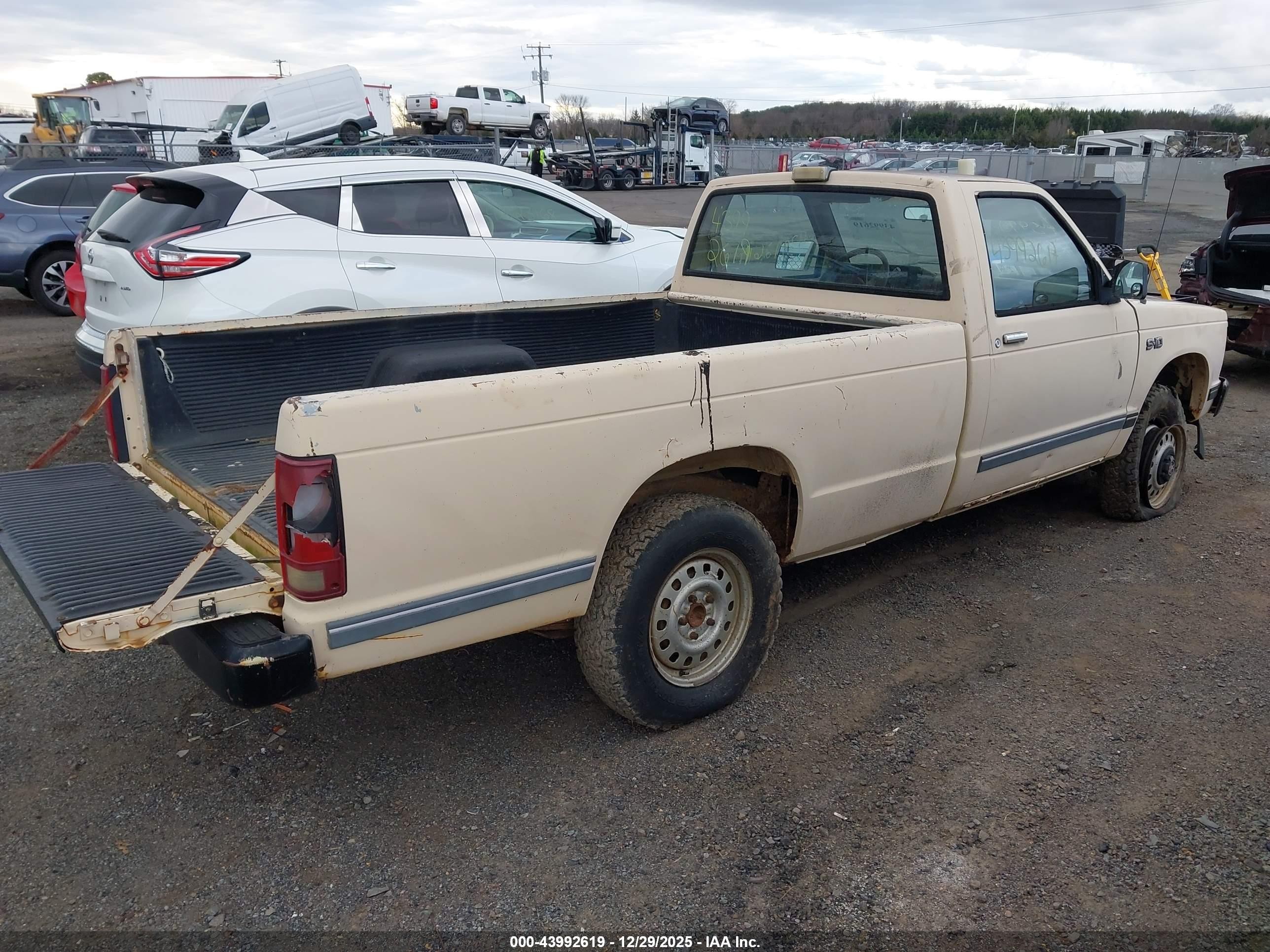 1986 Chevrolet S Truck S10 Tan vin: 1GCCT14R8G2191698