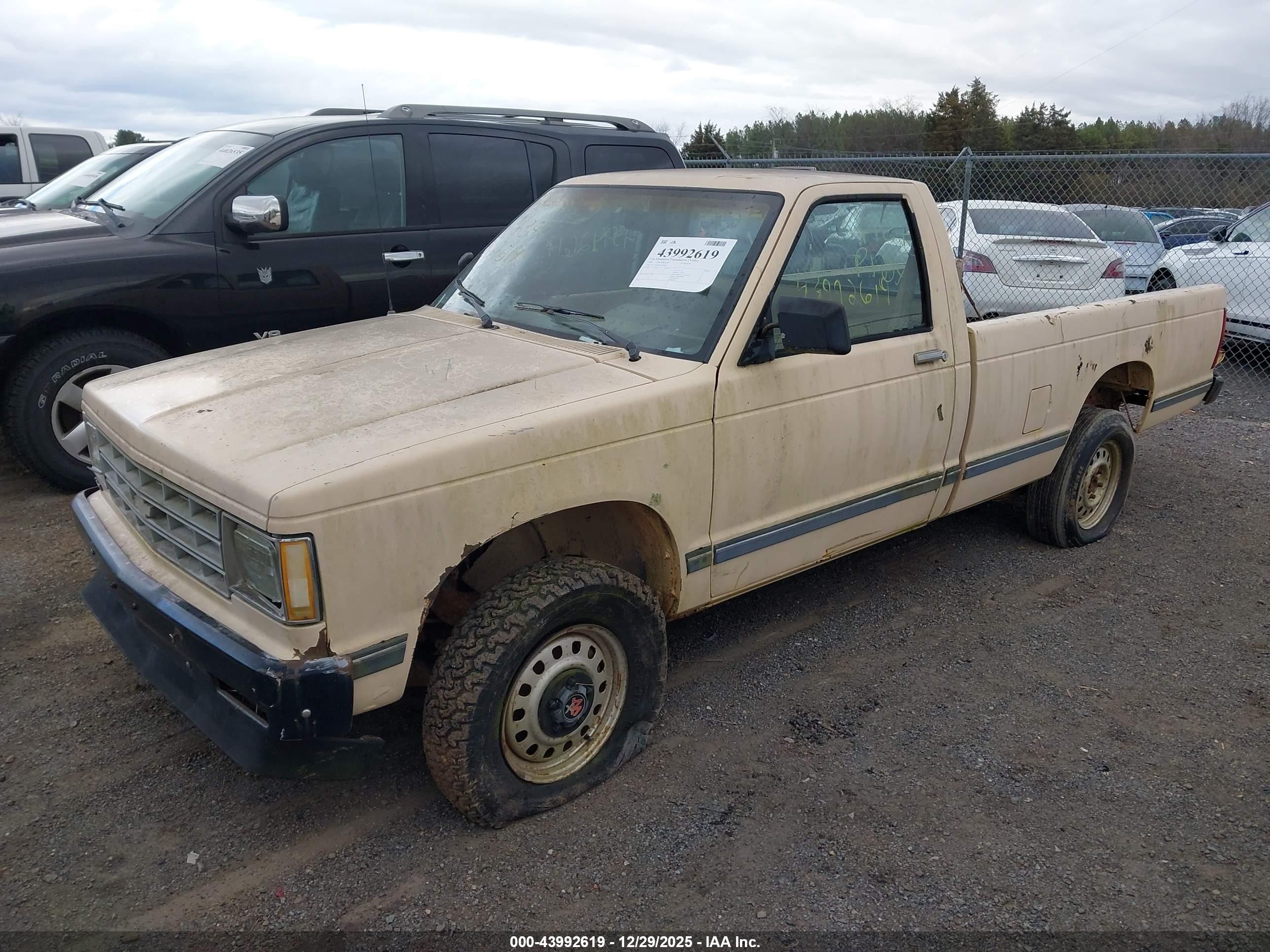1986 Chevrolet S Truck S10 Tan vin: 1GCCT14R8G2191698