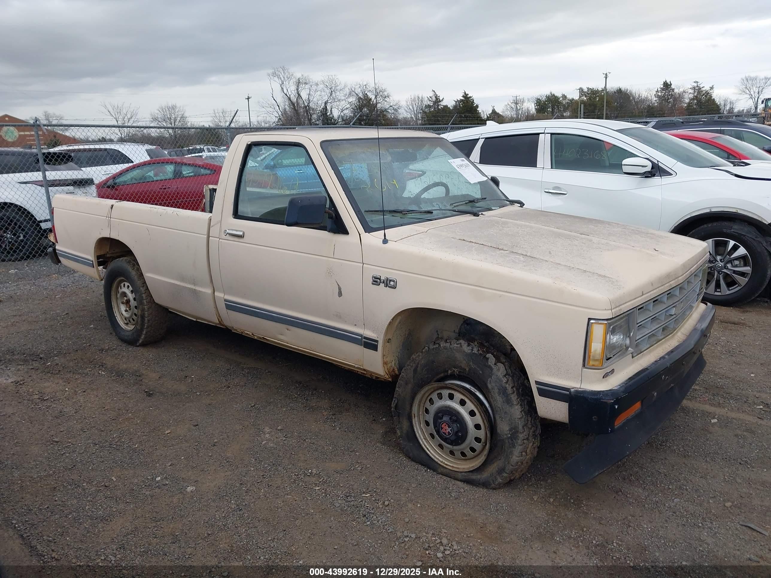 1986 Chevrolet S Truck S10 Tan vin: 1GCCT14R8G2191698