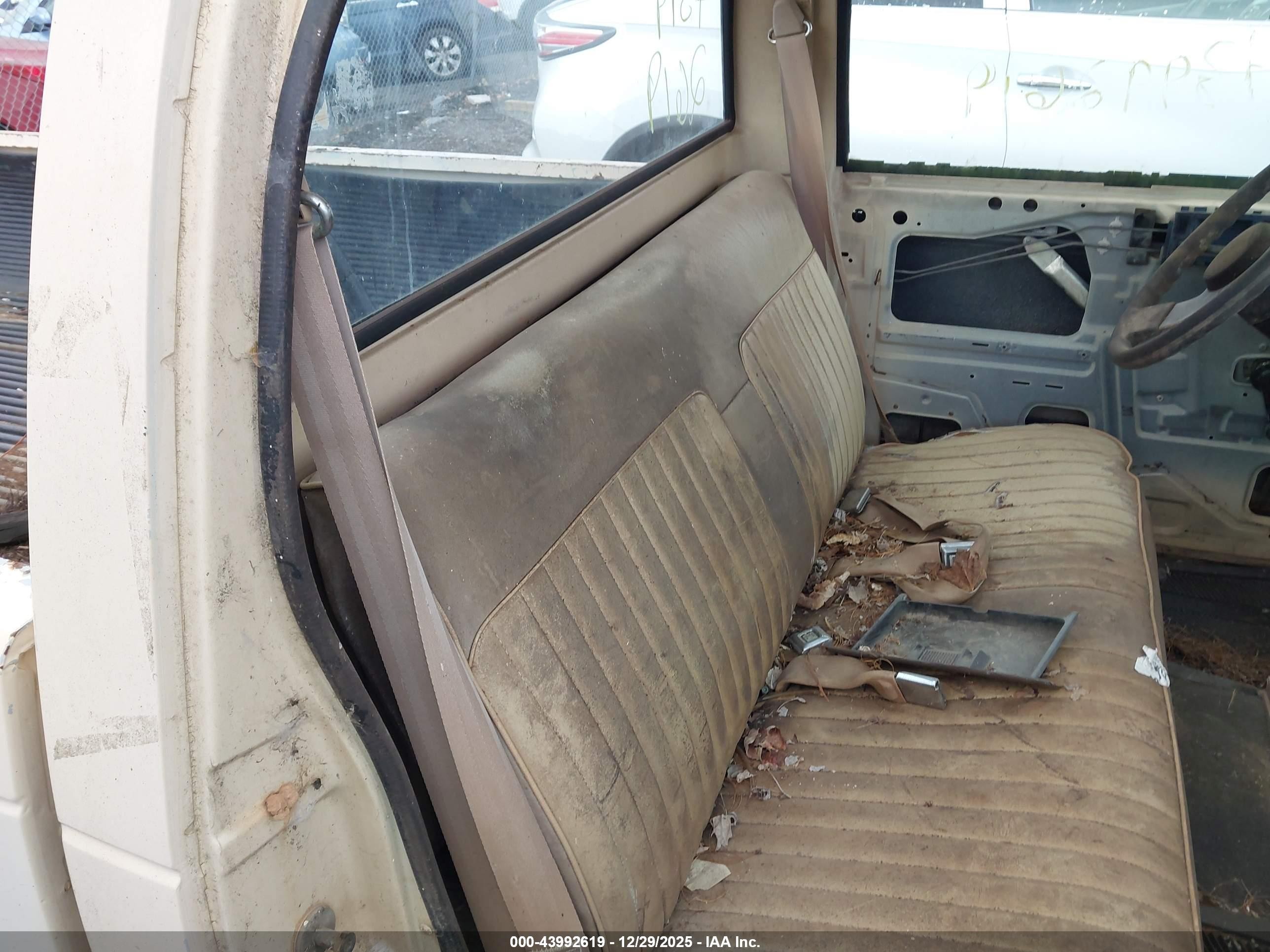 1986 Chevrolet S Truck S10 Tan vin: 1GCCT14R8G2191698