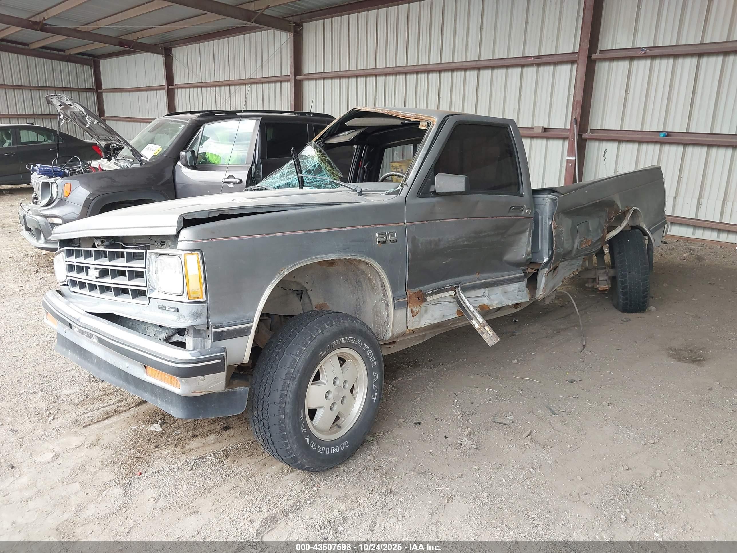 1986 Chevrolet S Truck S10 Gray vin: 1GCCT14RXG2185210
