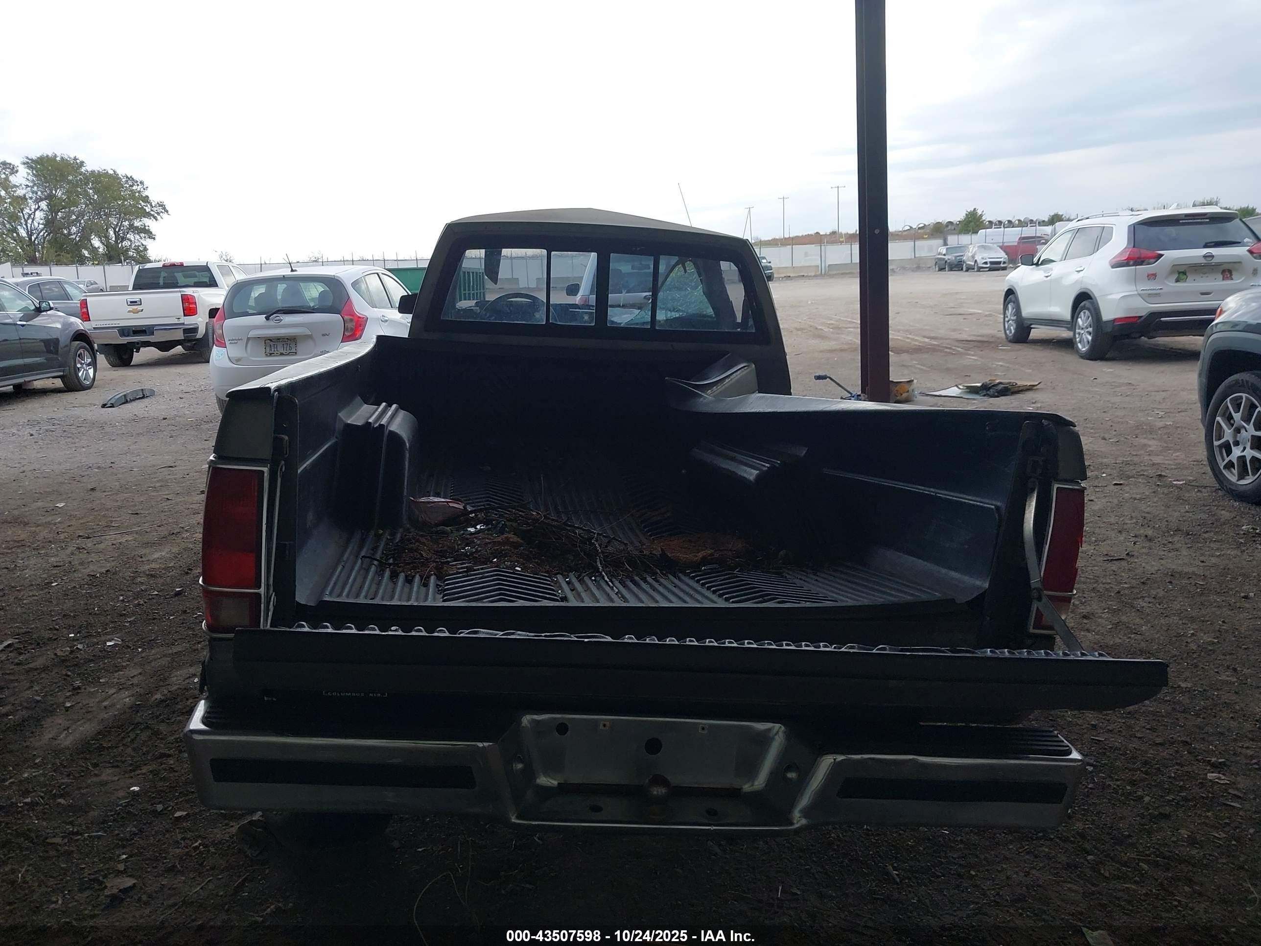 1986 Chevrolet S Truck S10 Gray vin: 1GCCT14RXG2185210