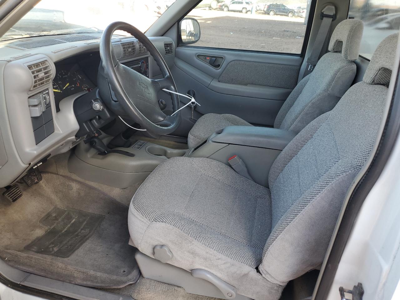 1995 Chevrolet S Truck S10 White vin: 1GCCT14W2S8136790