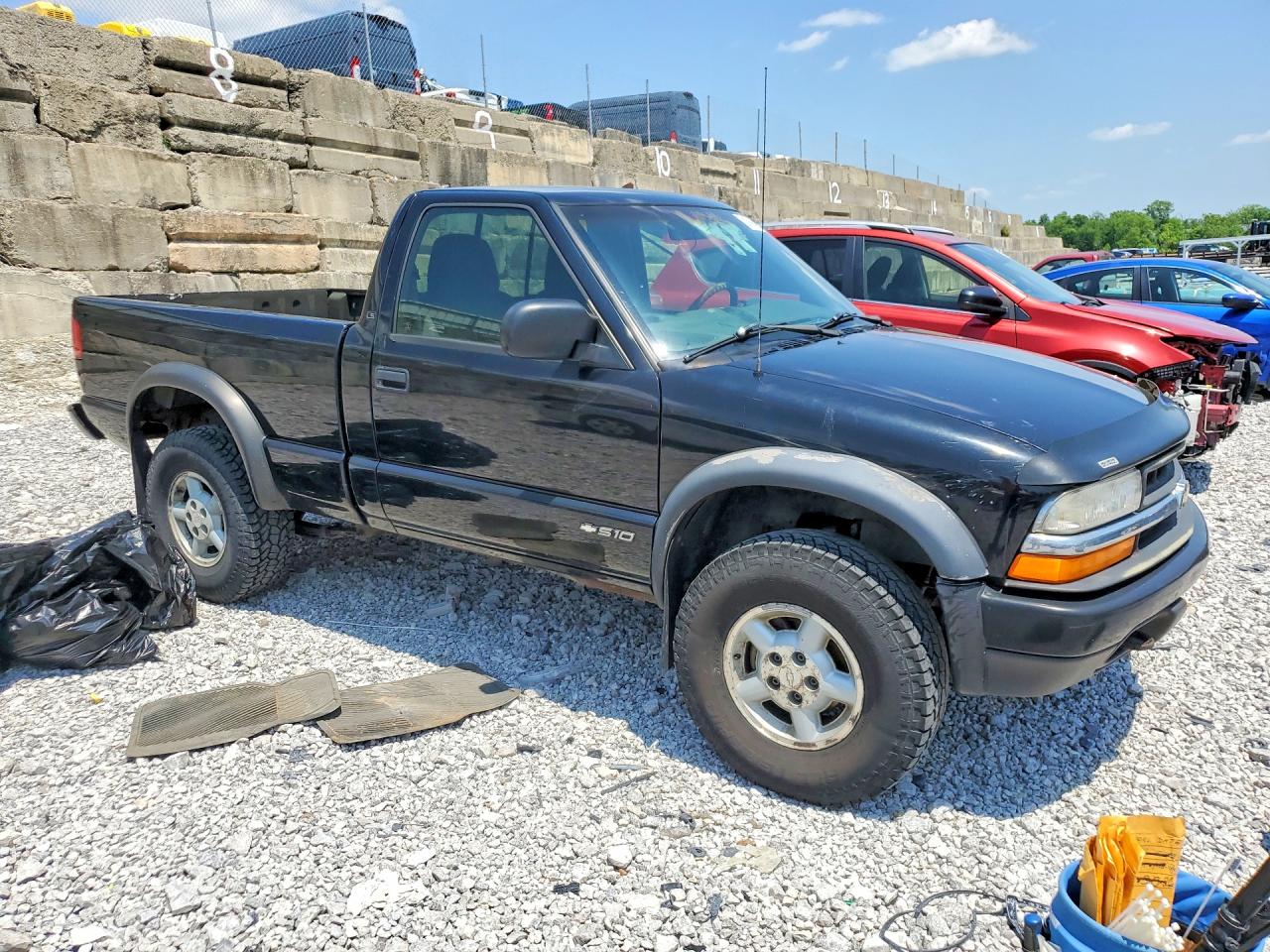1999 Chevrolet S Truck S10 Black vin: 1GCCT14W5XK174251