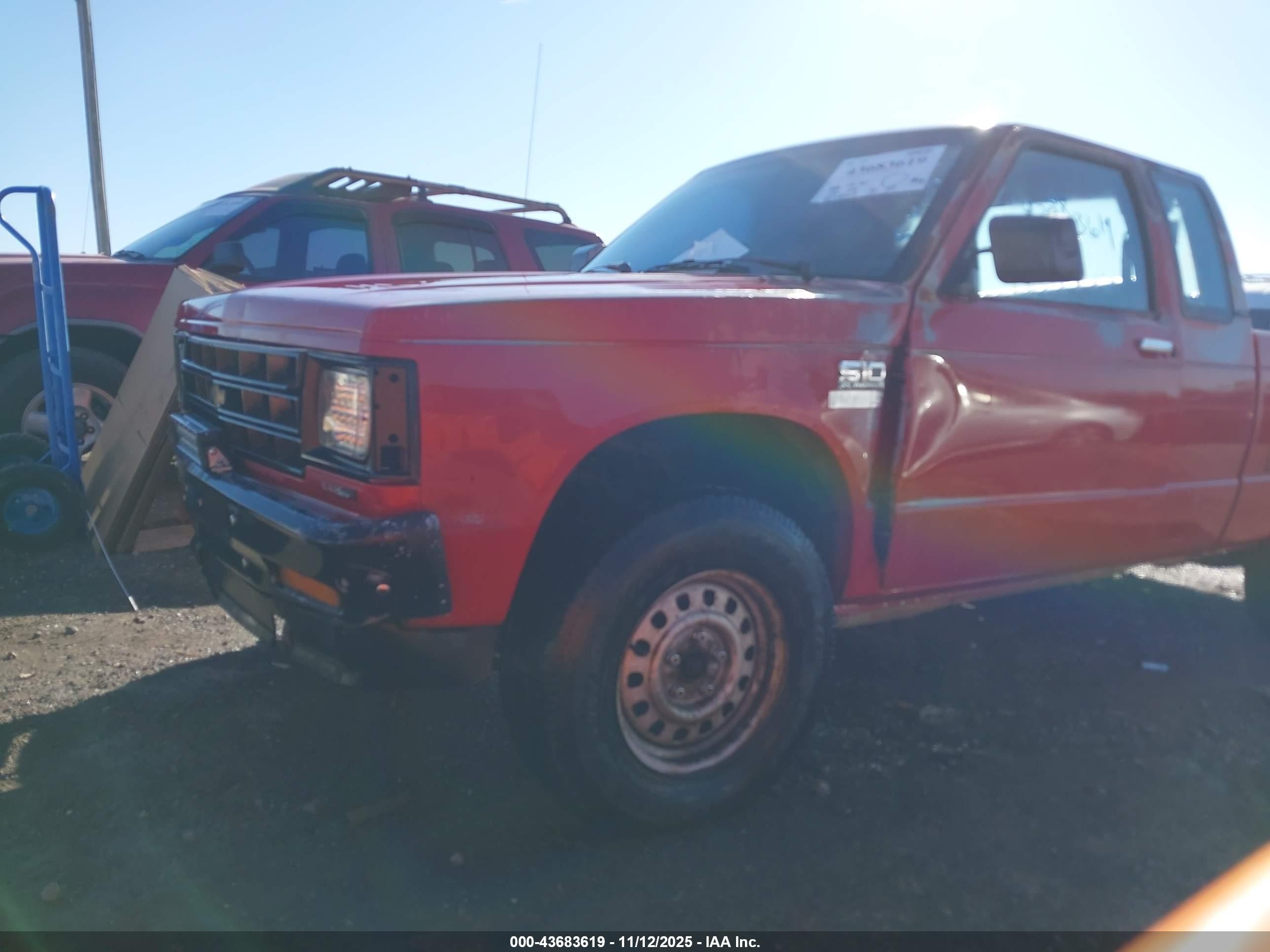 1988 Chevrolet S Truck S10 Red vin: 1GCCT19RXJ8236136