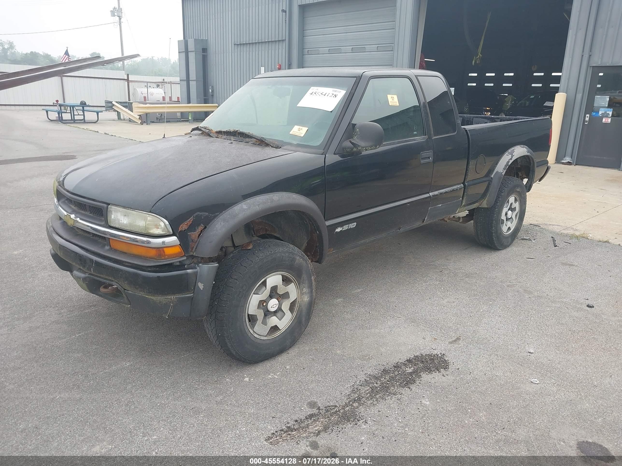 2001 Chevrolet S-10 Ls Black vin: 1GCCT19W118136318