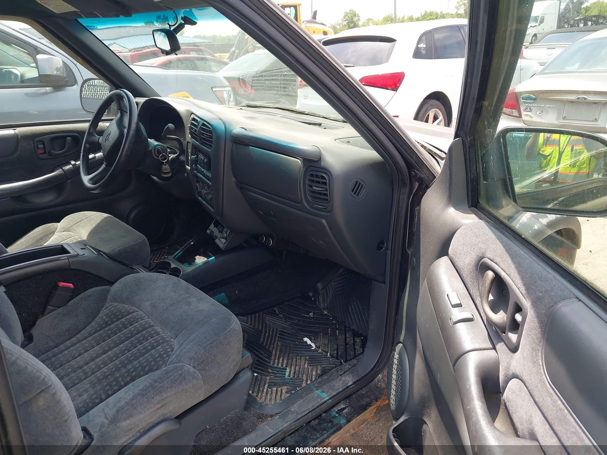2001 Chevrolet S-10 Ls Черный vin: 1GCCT19W218243765