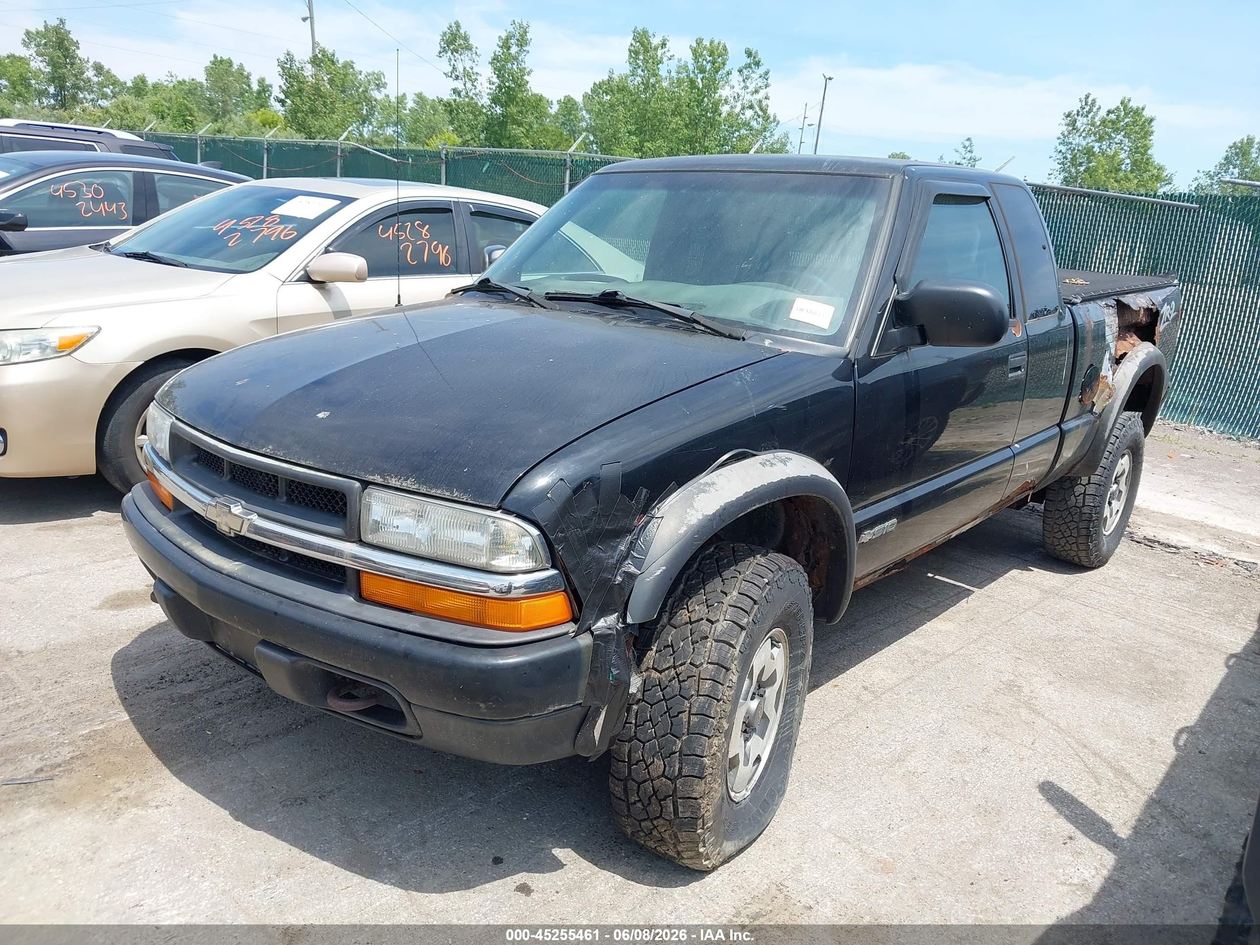 2001 Chevrolet S-10 Ls Черный vin: 1GCCT19W218243765