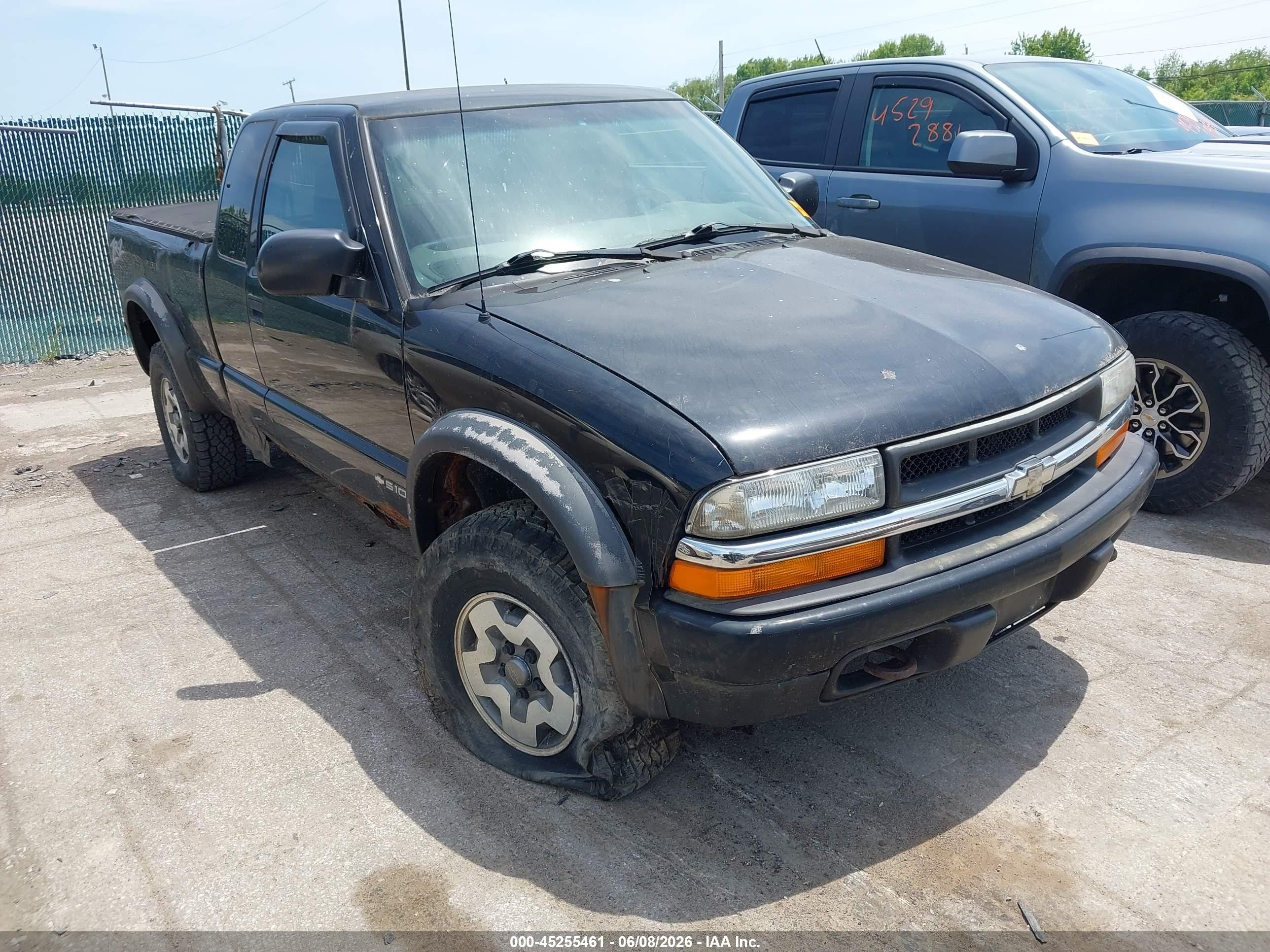 2001 Chevrolet S-10 Ls Черный vin: 1GCCT19W218243765