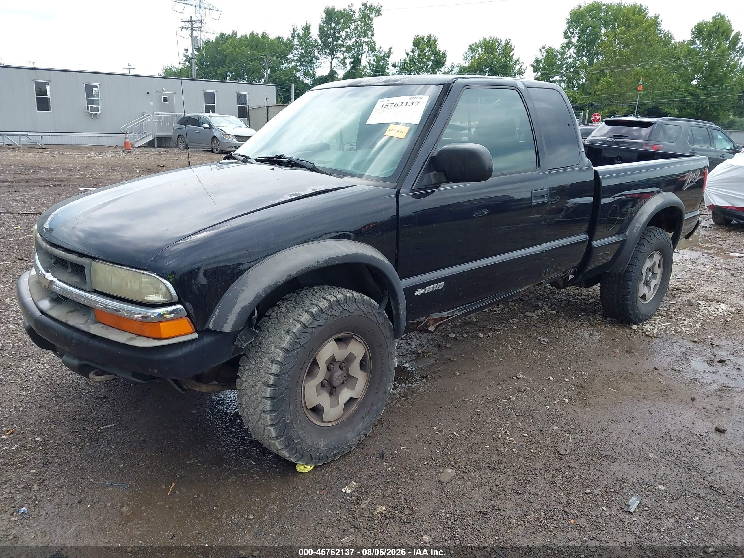 2002 Chevrolet S-10 Ls Black vin: 1GCCT19W228232847