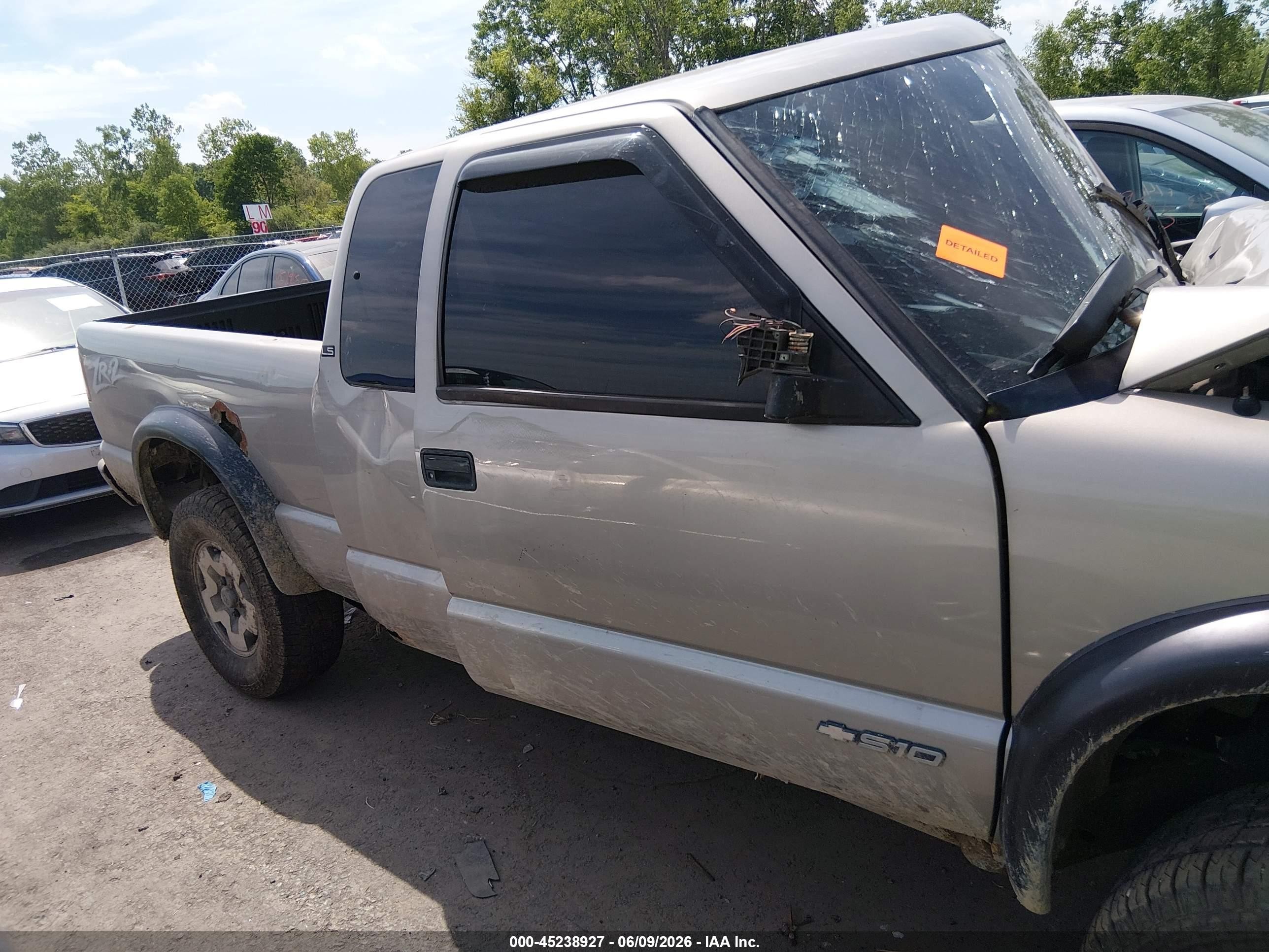 2002 Chevrolet S-10 Ls Brown vin: 1GCCT19W328191032