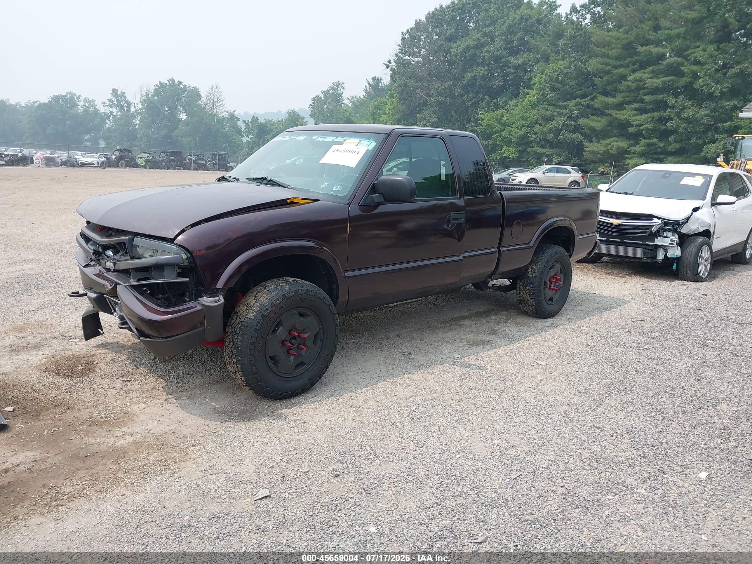 2002 Chevrolet S-10 Ls Black vin: 1GCCT19W328245106