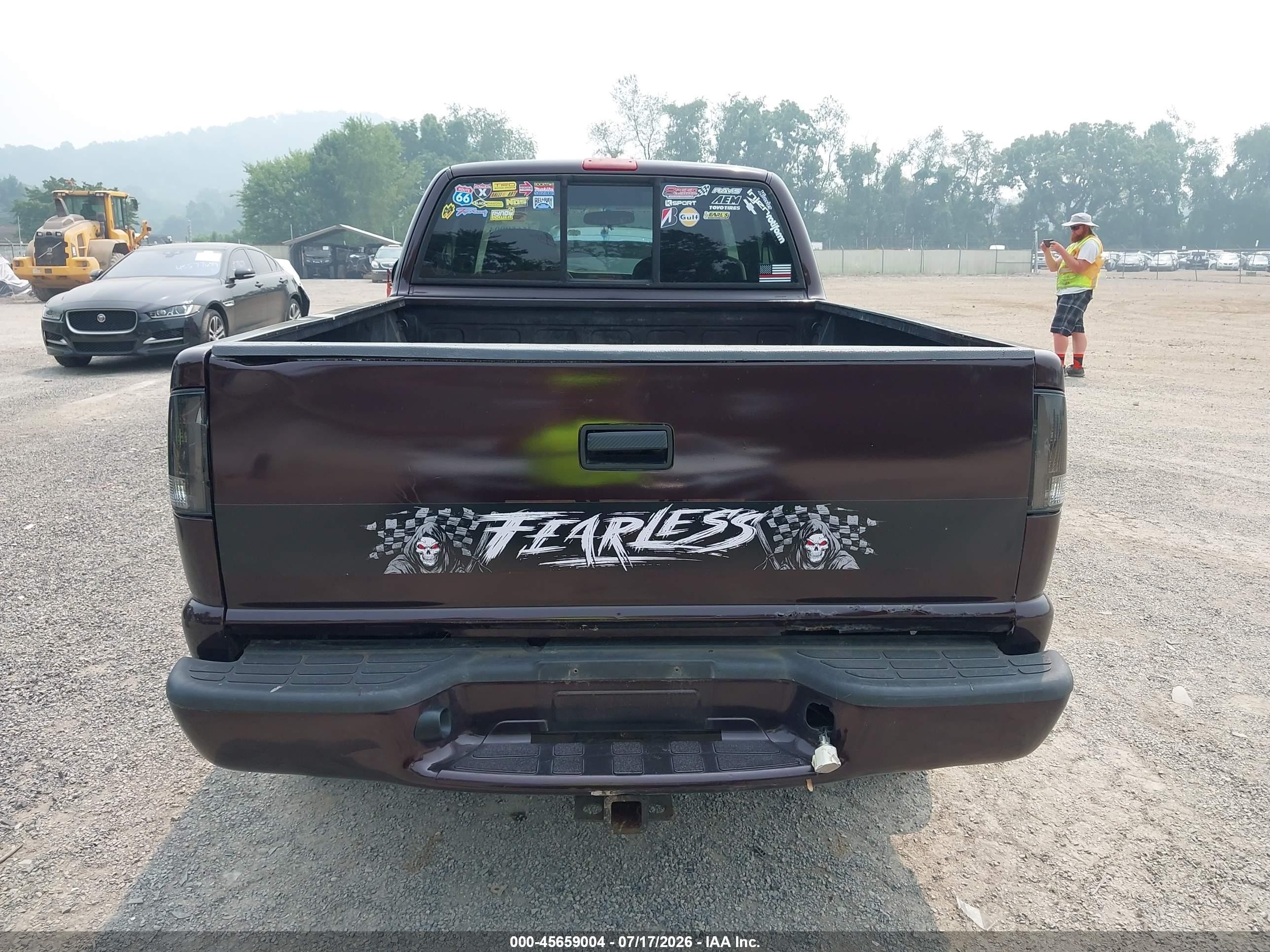 2002 Chevrolet S-10 Ls Black vin: 1GCCT19W328245106