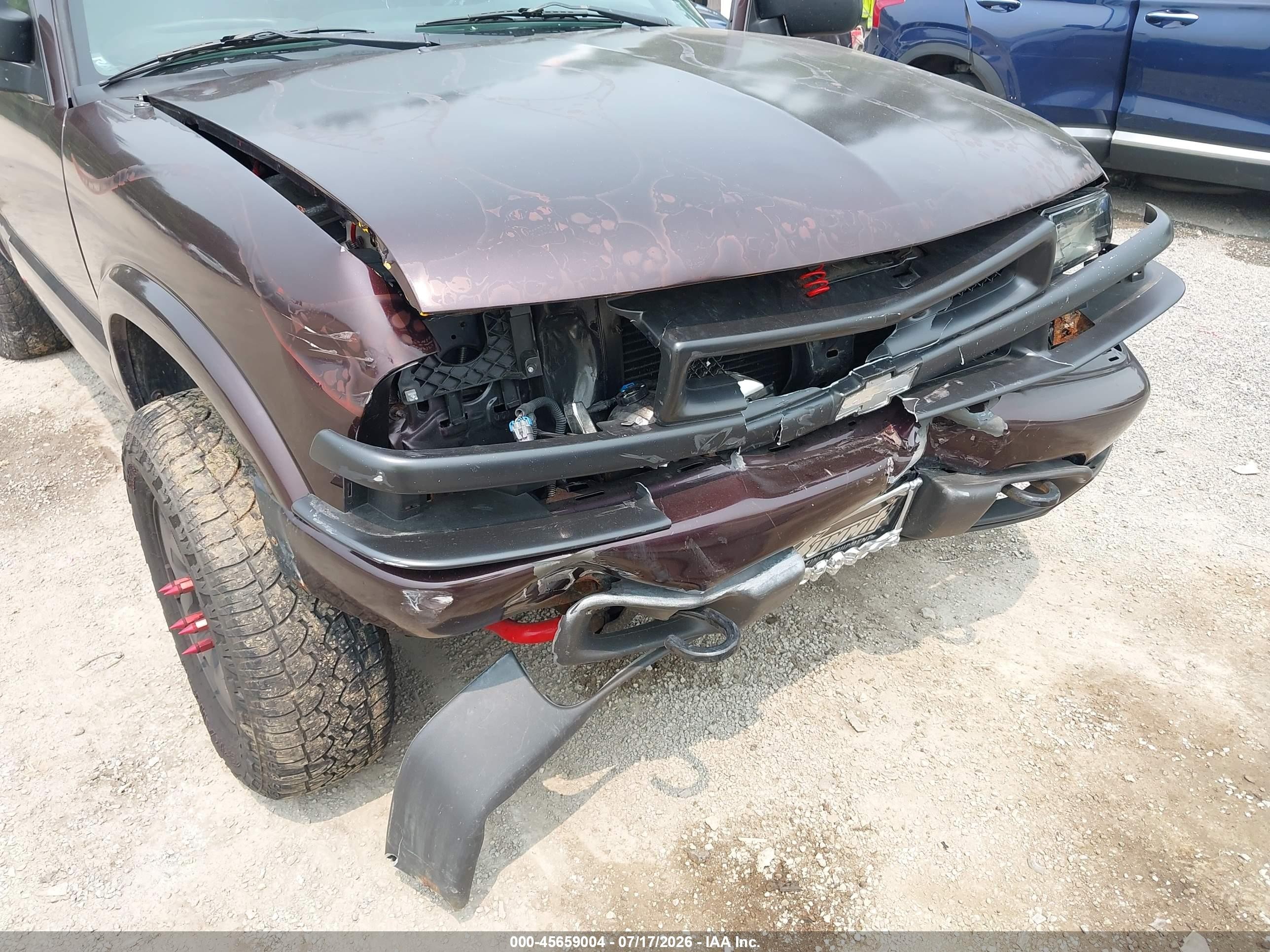 2002 Chevrolet S-10 Ls Black vin: 1GCCT19W328245106
