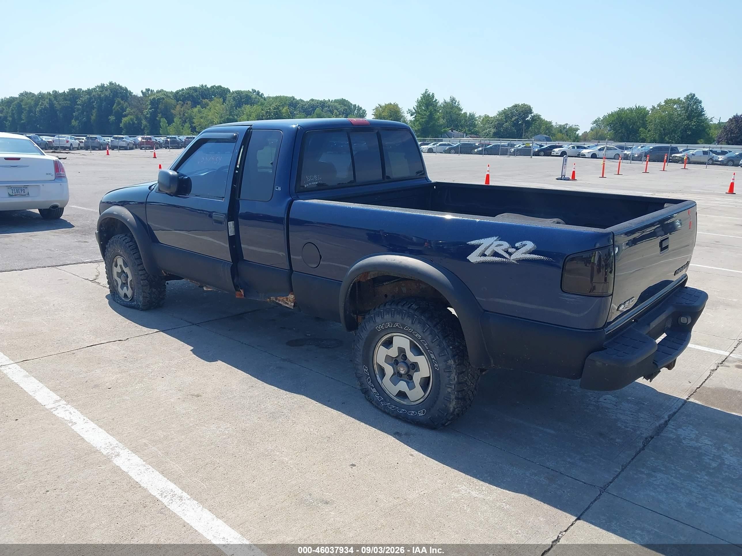 2000 Chevrolet S-10 Ls Blue vin: 1GCCT19W6Y8299041