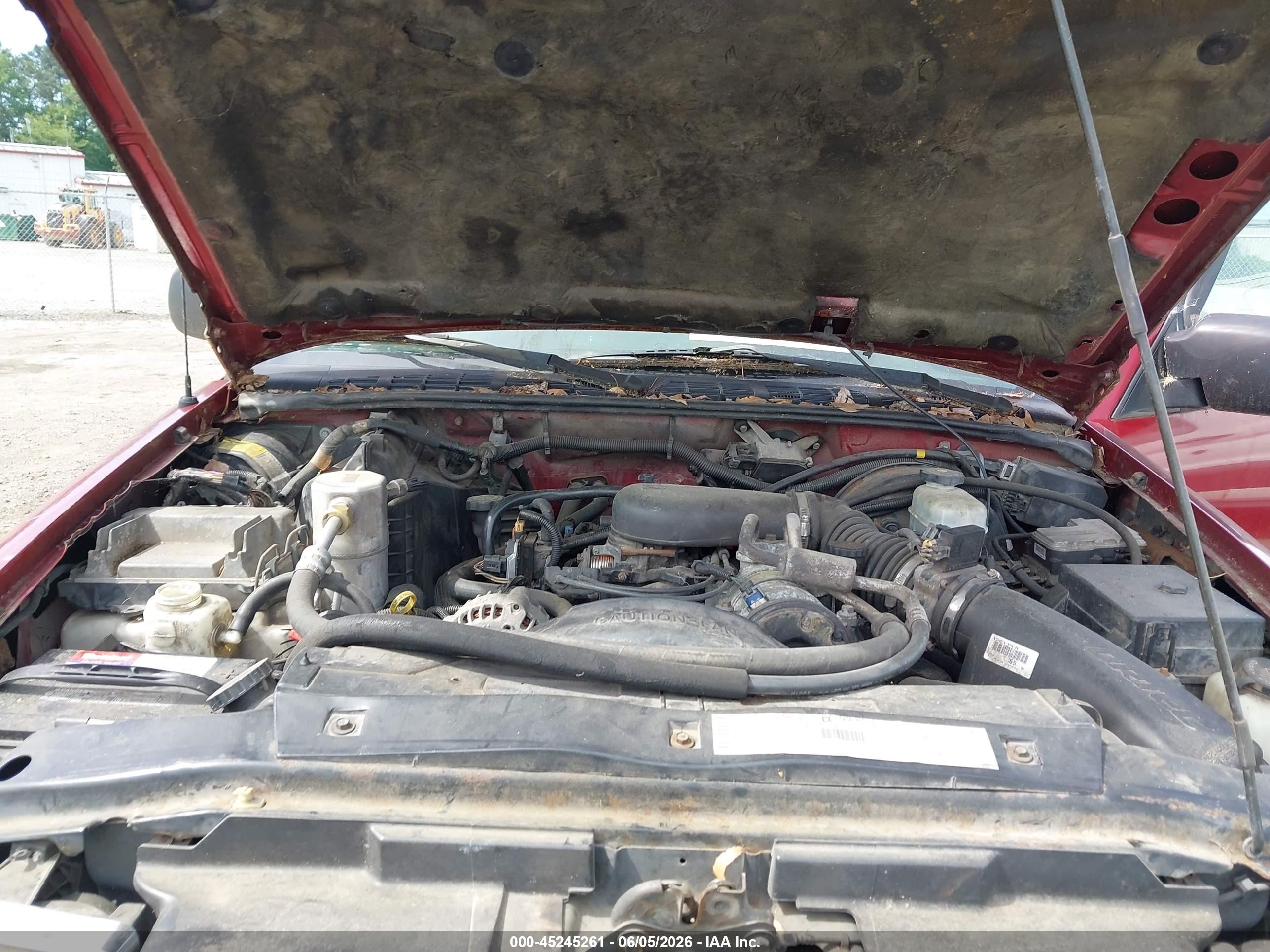 2001 Chevrolet S-10 Ls Red vin: 1GCCT19W718240182