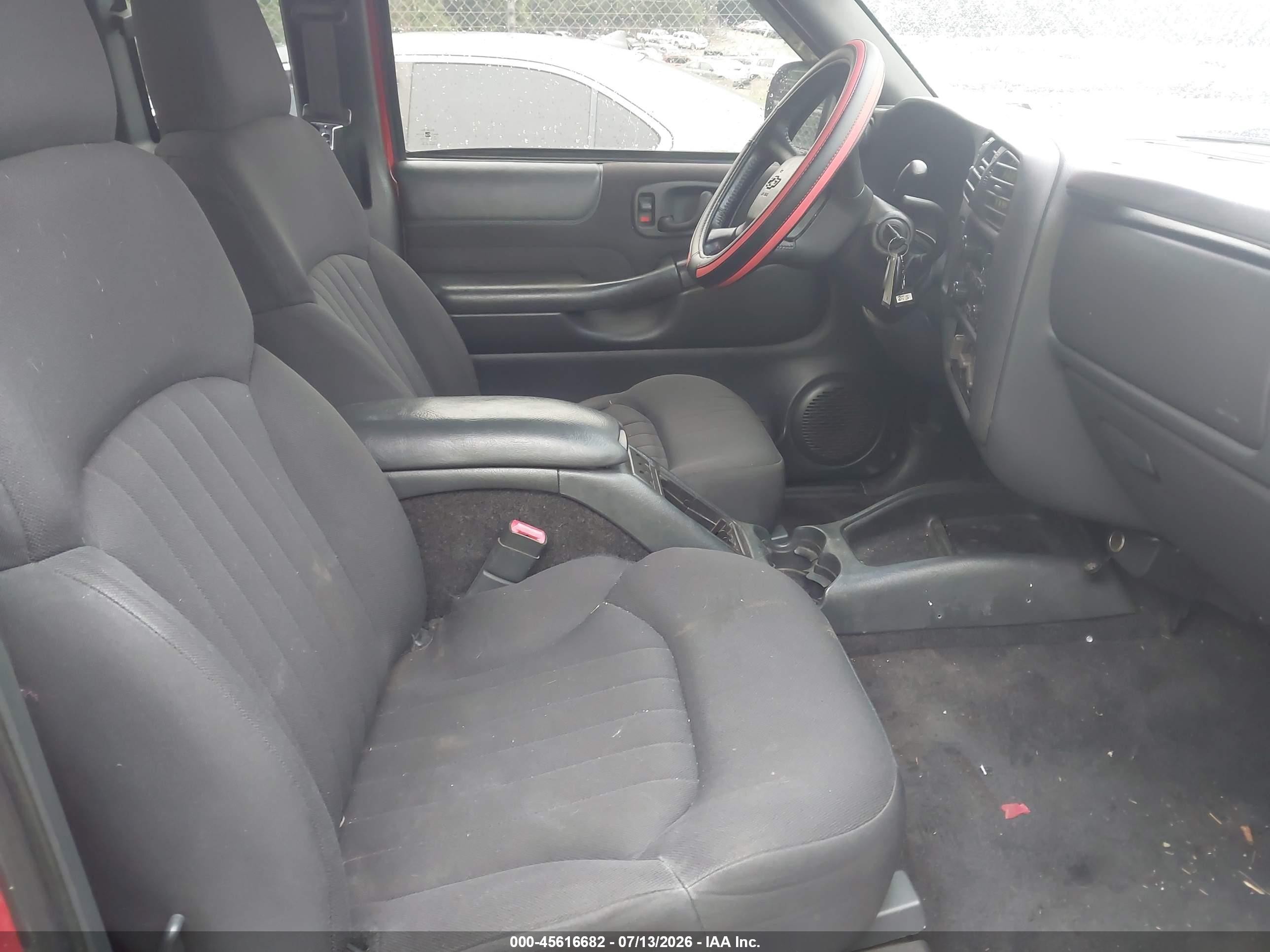 2003 Chevrolet S-10 Ls Красный vin: 1GCCT19X238121581