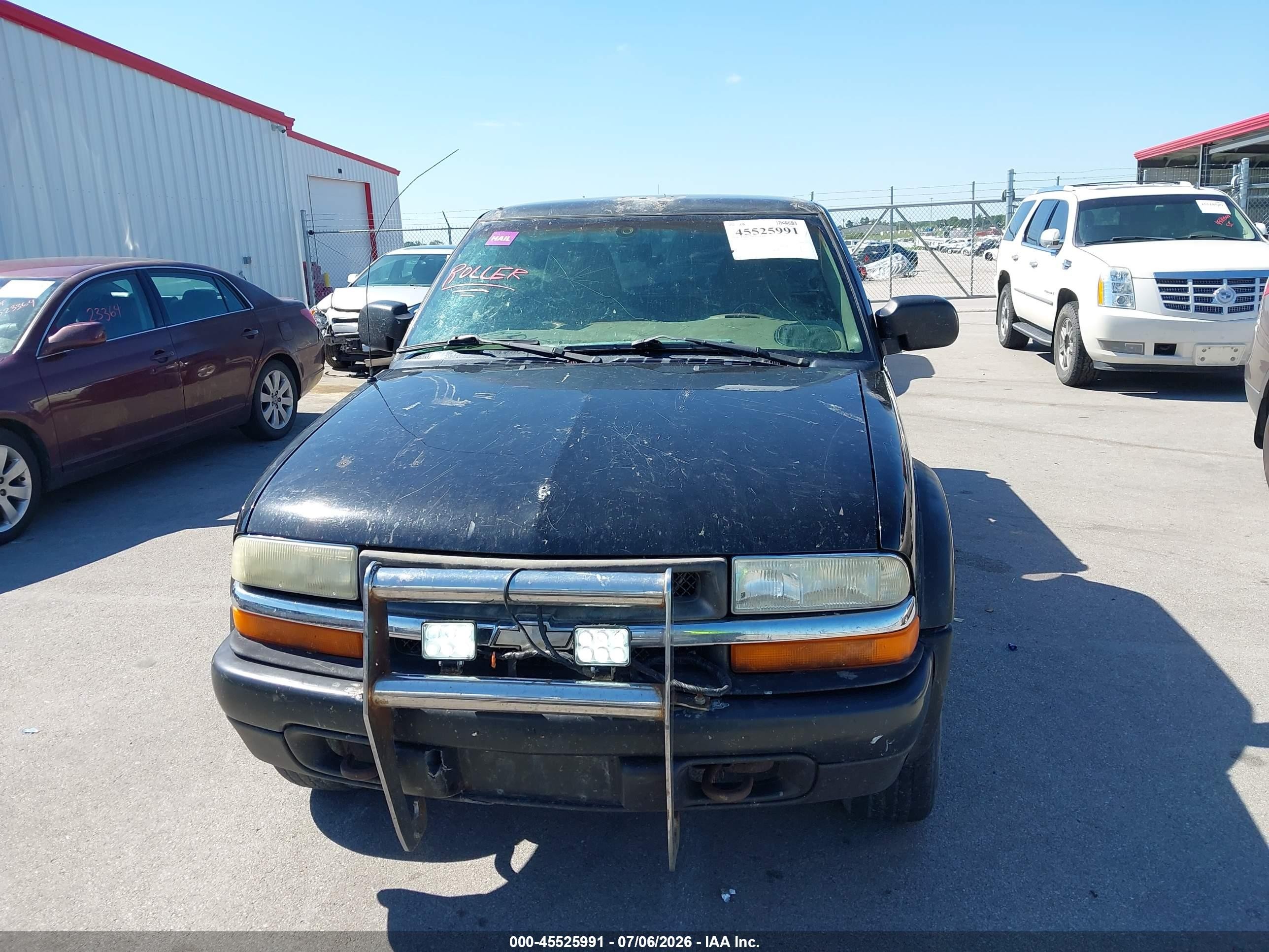 2003 Chevrolet S-10 Ls Black vin: 1GCCT19X238262165