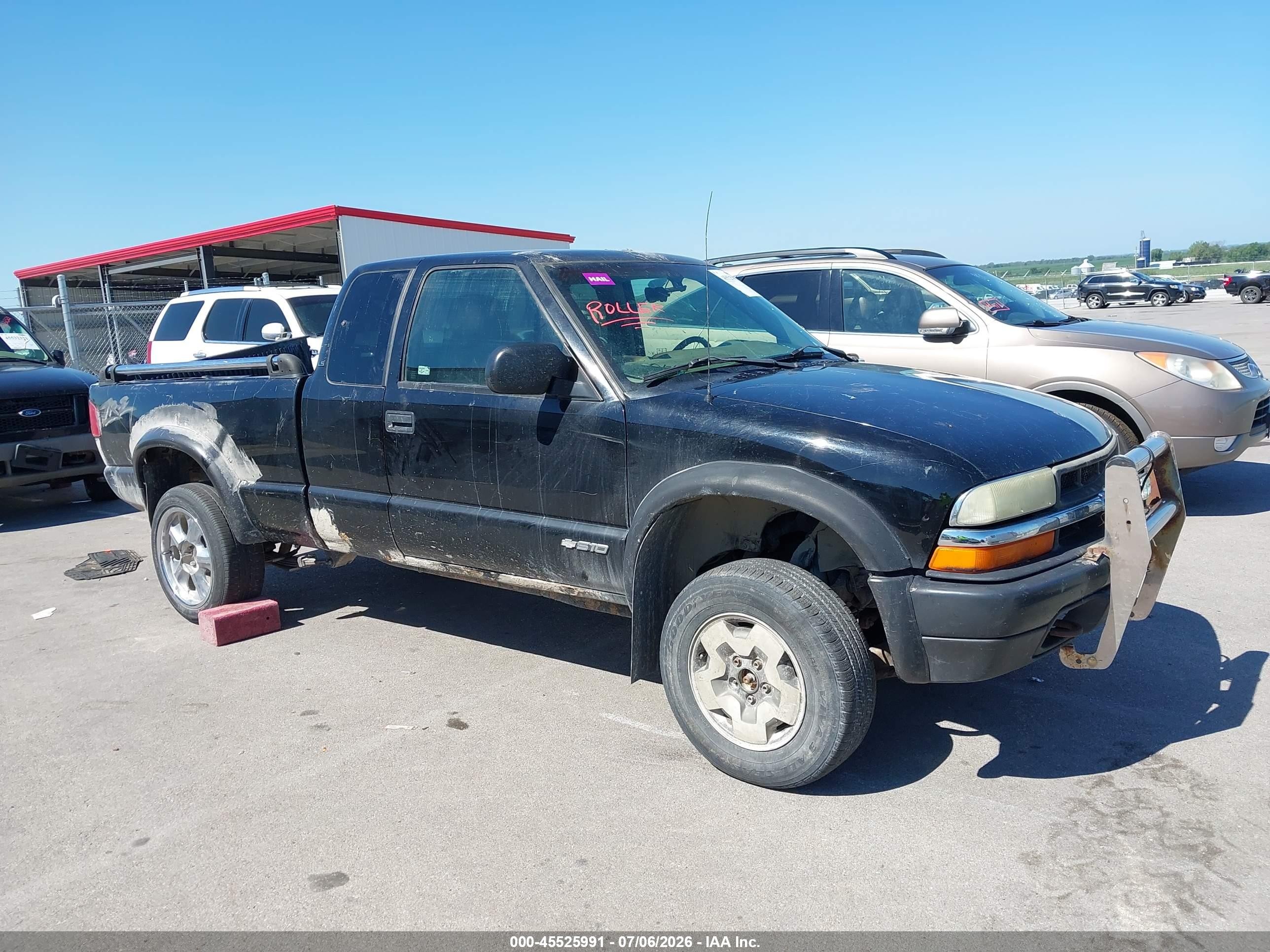 2003 Chevrolet S-10 Ls Black vin: 1GCCT19X238262165