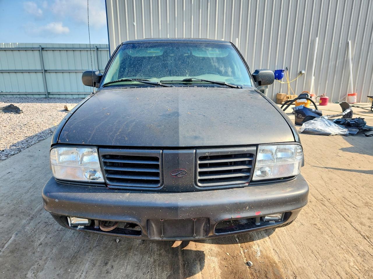 2003 Chevrolet S Truck S10 Black vin: 1GCCT19X738264428