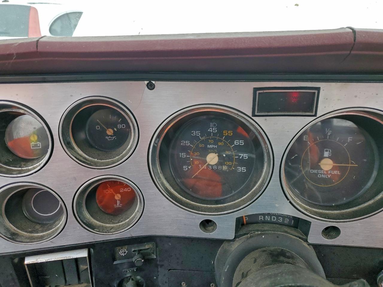 1982 Chevrolet C10 Two Tone vin: 1GCDC14CXCS109805