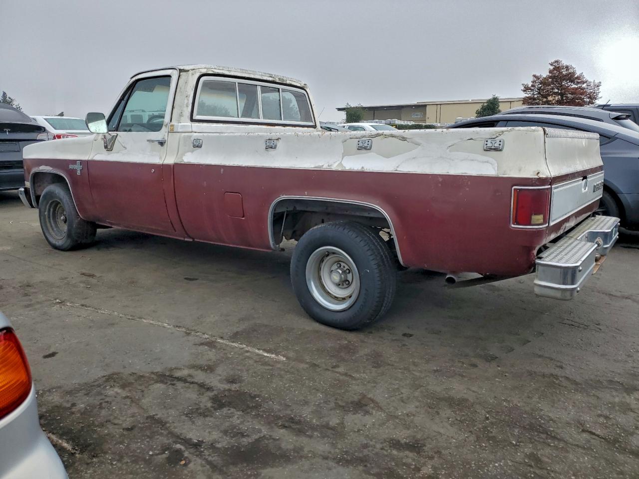 1982 Chevrolet C10 Two Tone vin: 1GCDC14CXCS109805