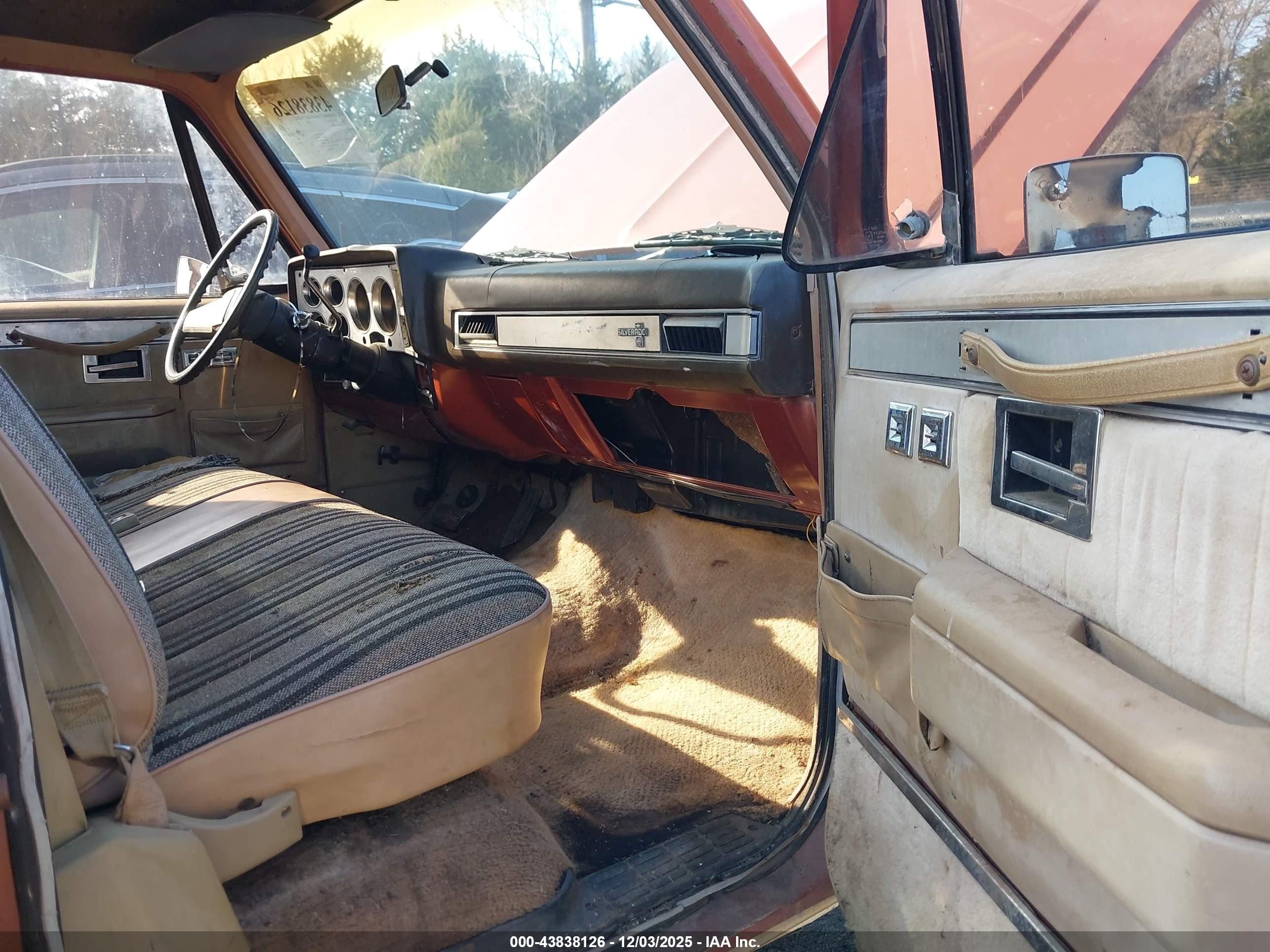 1982 Chevrolet C10   Brown vin: 1GCDC14H1CS169631