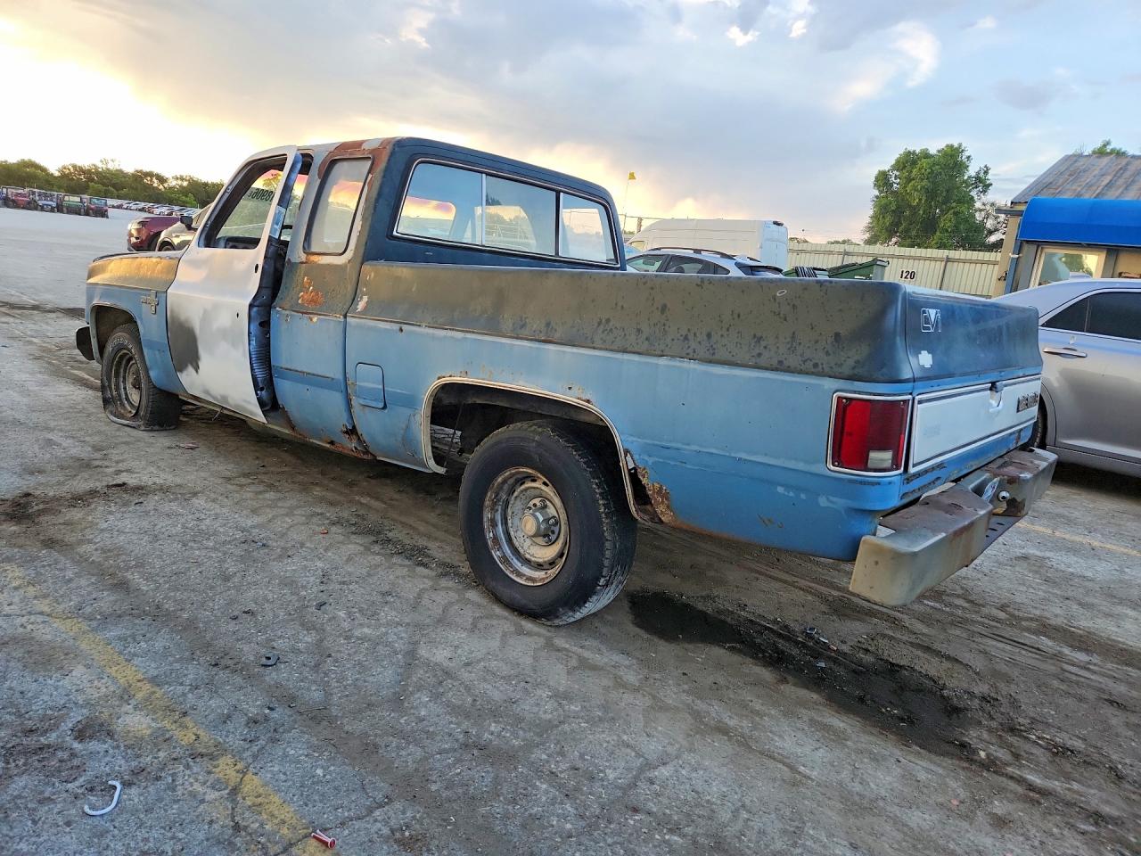 1985 Chevrolet C10 Two Tone vin: 1GCDC14H1FS114326