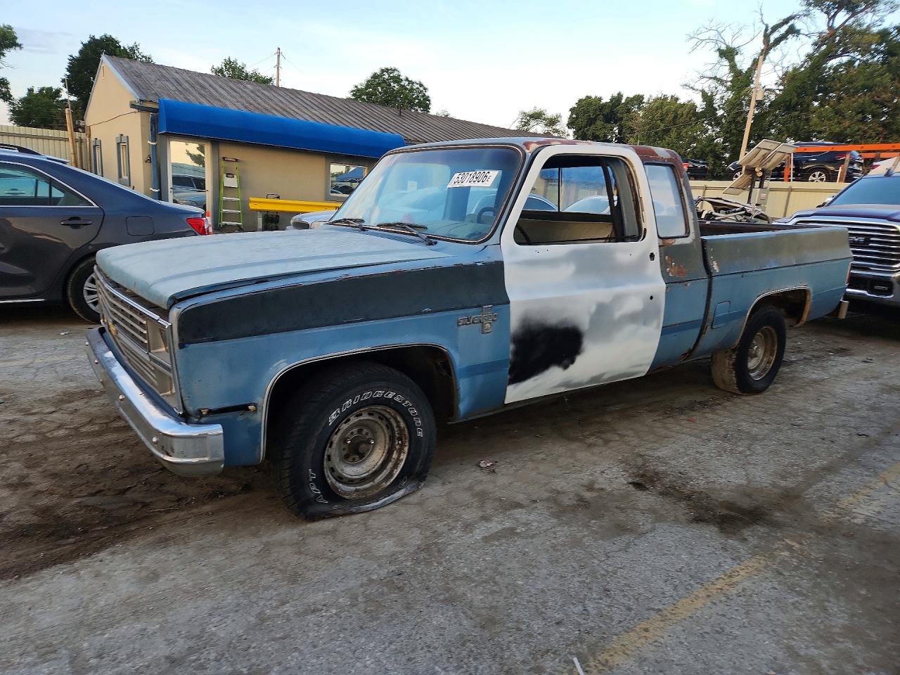 1985 Chevrolet C10 Two Tone vin: 1GCDC14H1FS114326