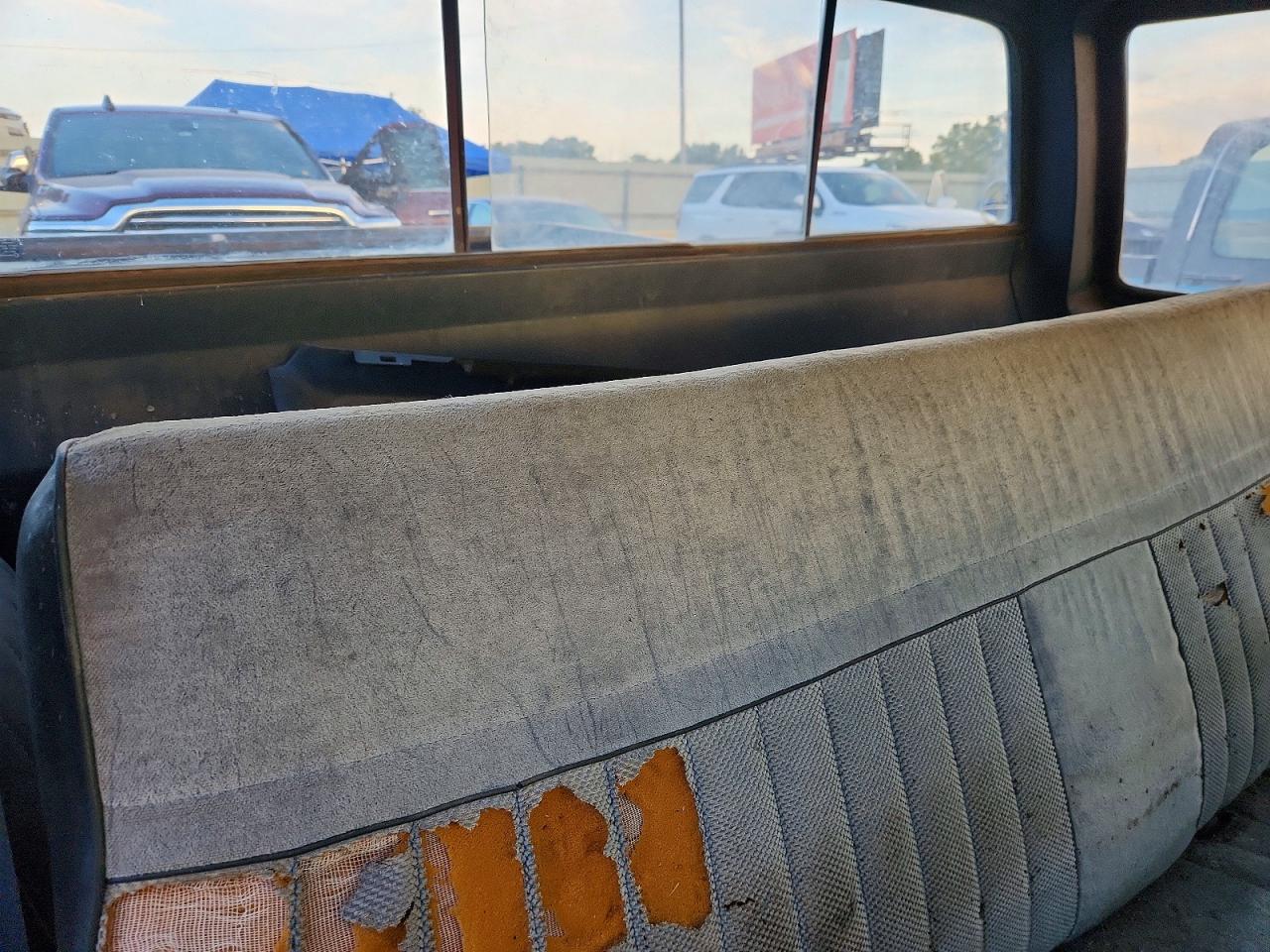1985 Chevrolet C10 Two Tone vin: 1GCDC14H1FS114326