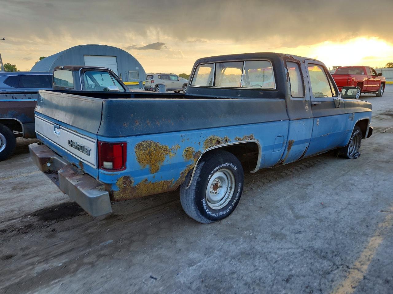 1985 Chevrolet C10 Two Tone vin: 1GCDC14H1FS114326