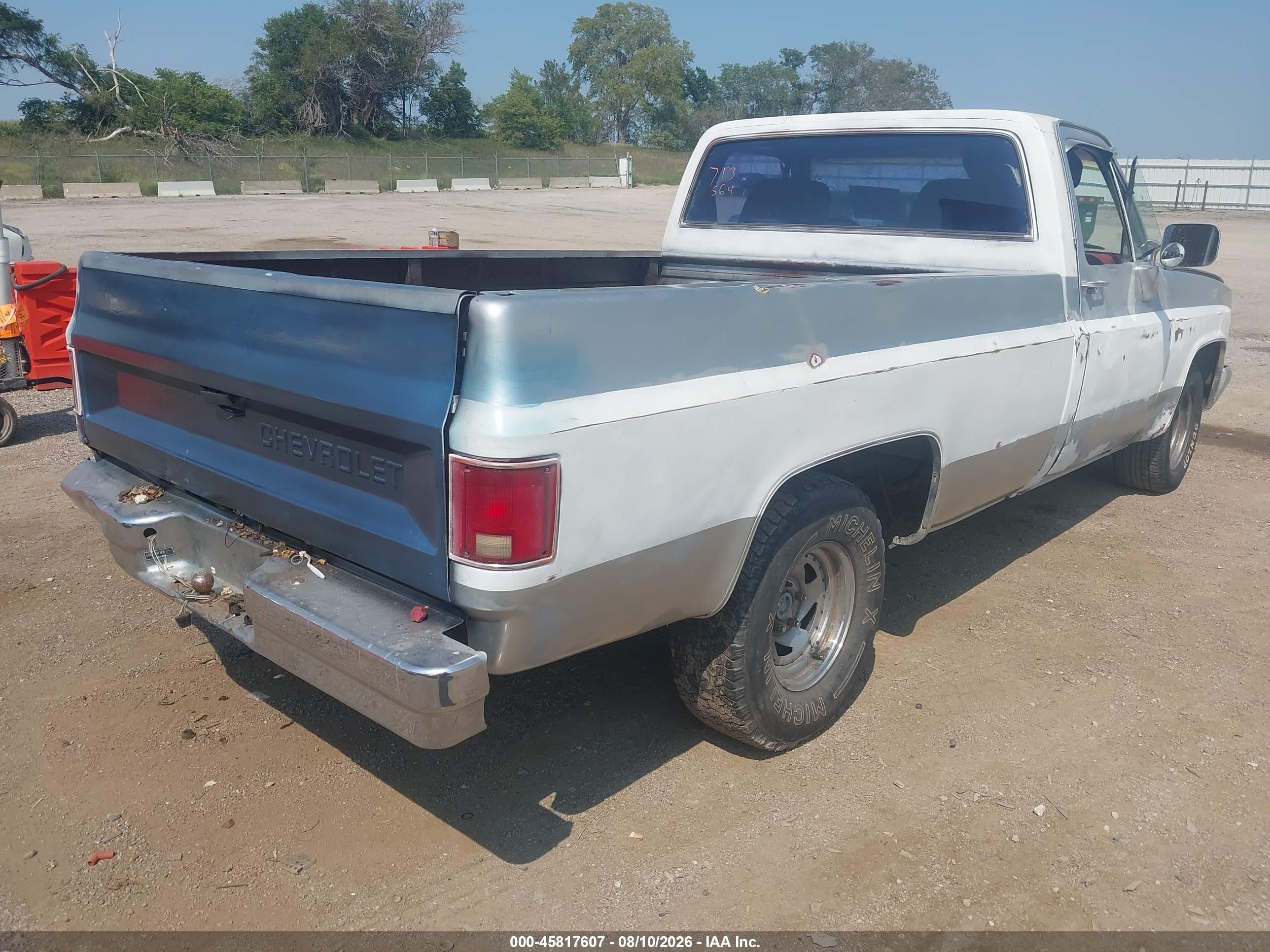 1983 Chevrolet C10   White vin: 1GCDC14H4DJ142205