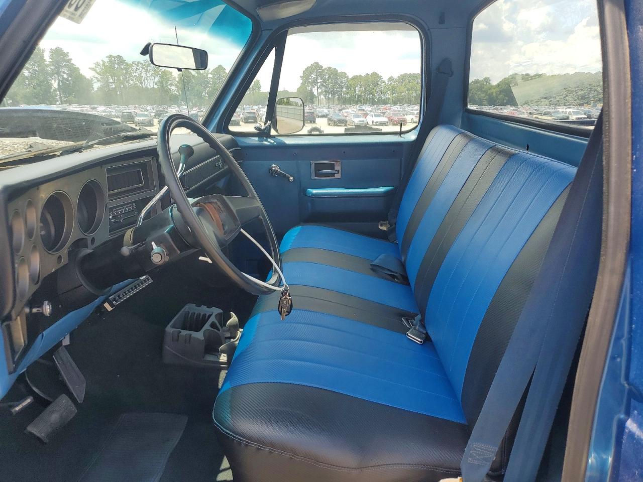1986 Chevrolet C10 Blue vin: 1GCDC14H4GF323652