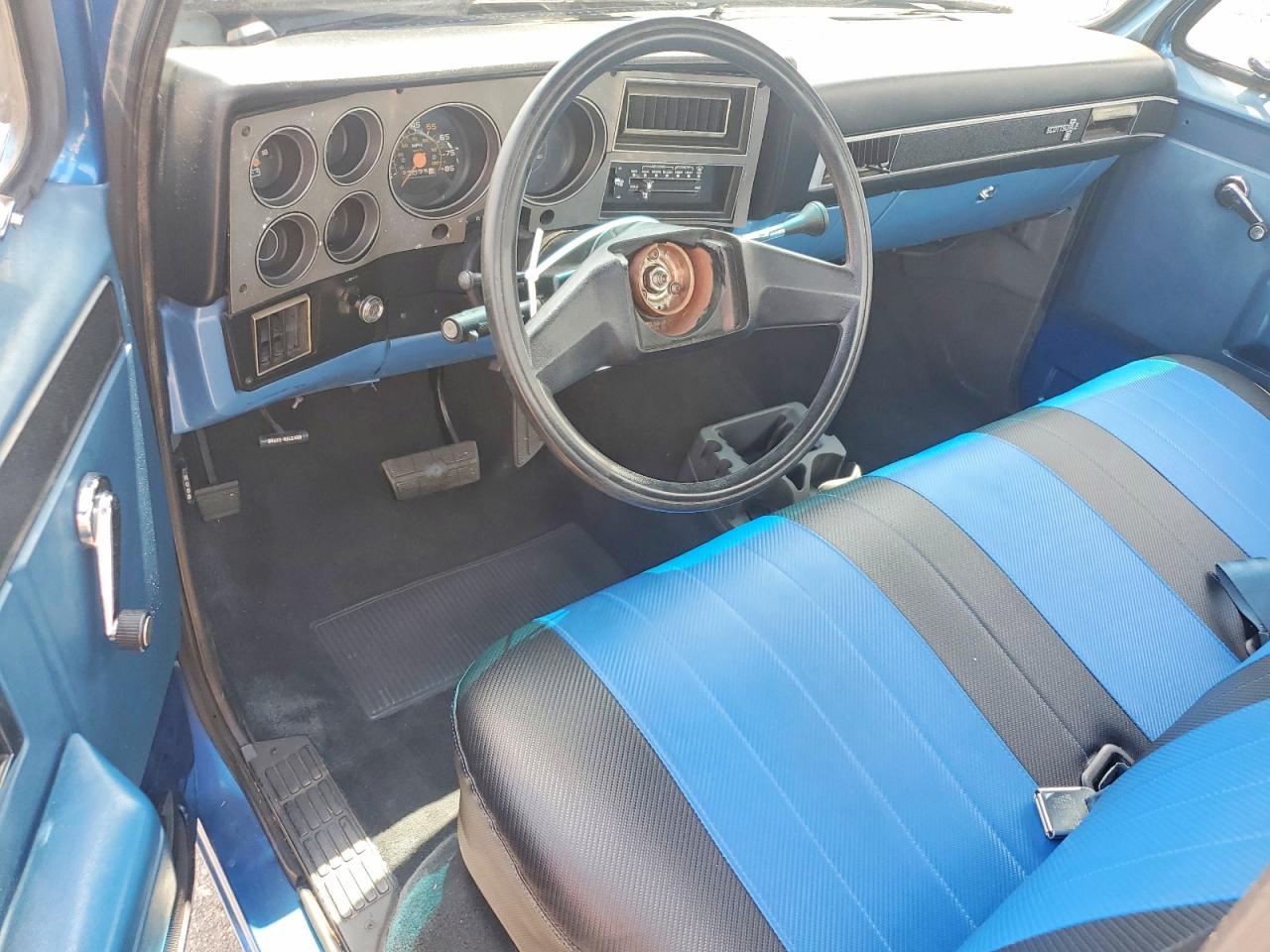 1986 Chevrolet C10 Blue vin: 1GCDC14H4GF323652