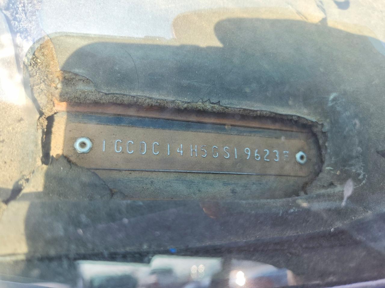 1986 Chevrolet C10 Желто-коричневый vin: 1GCDC14H5GS196238