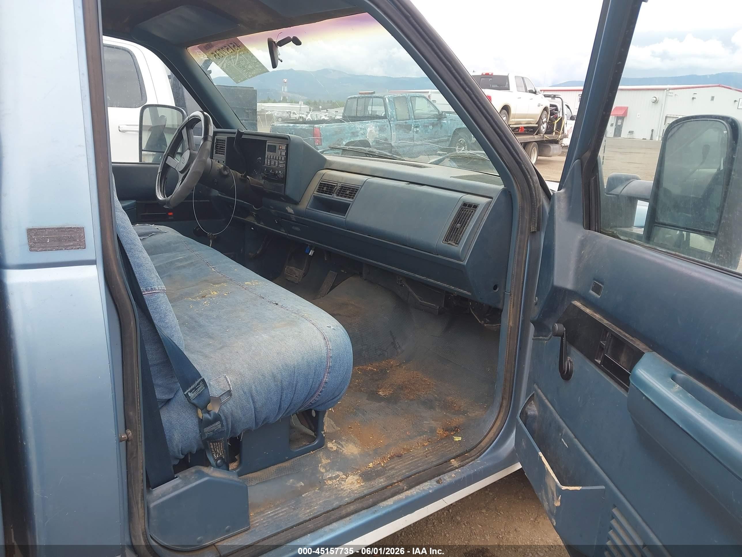 1988 Chevrolet Gmt-400 C1500 Синий vin: 1GCDC14H5JZ212209