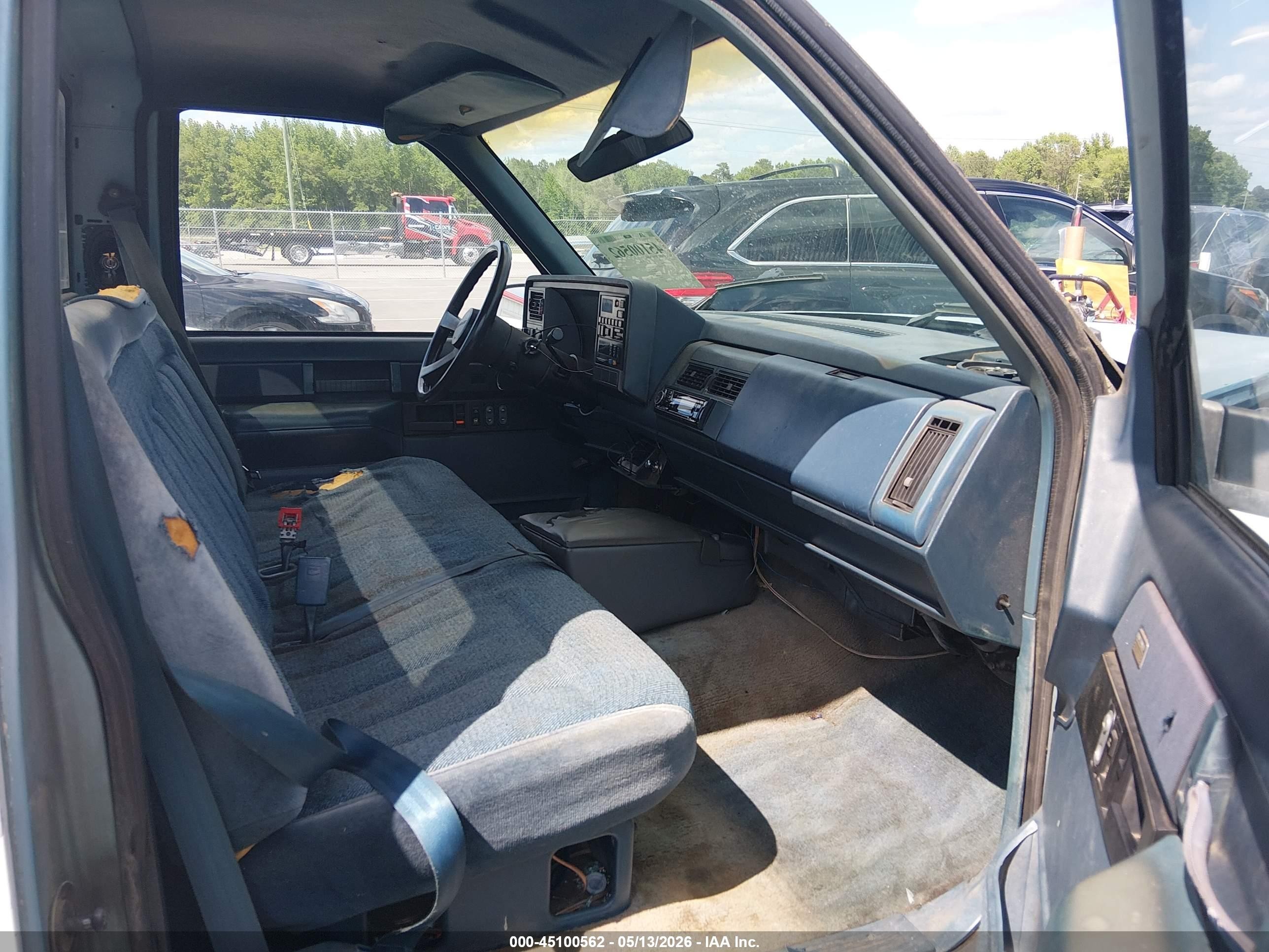 1989 Chevrolet Gmt-400 C1500 Light Blue vin: 1GCDC14H6KZ114050
