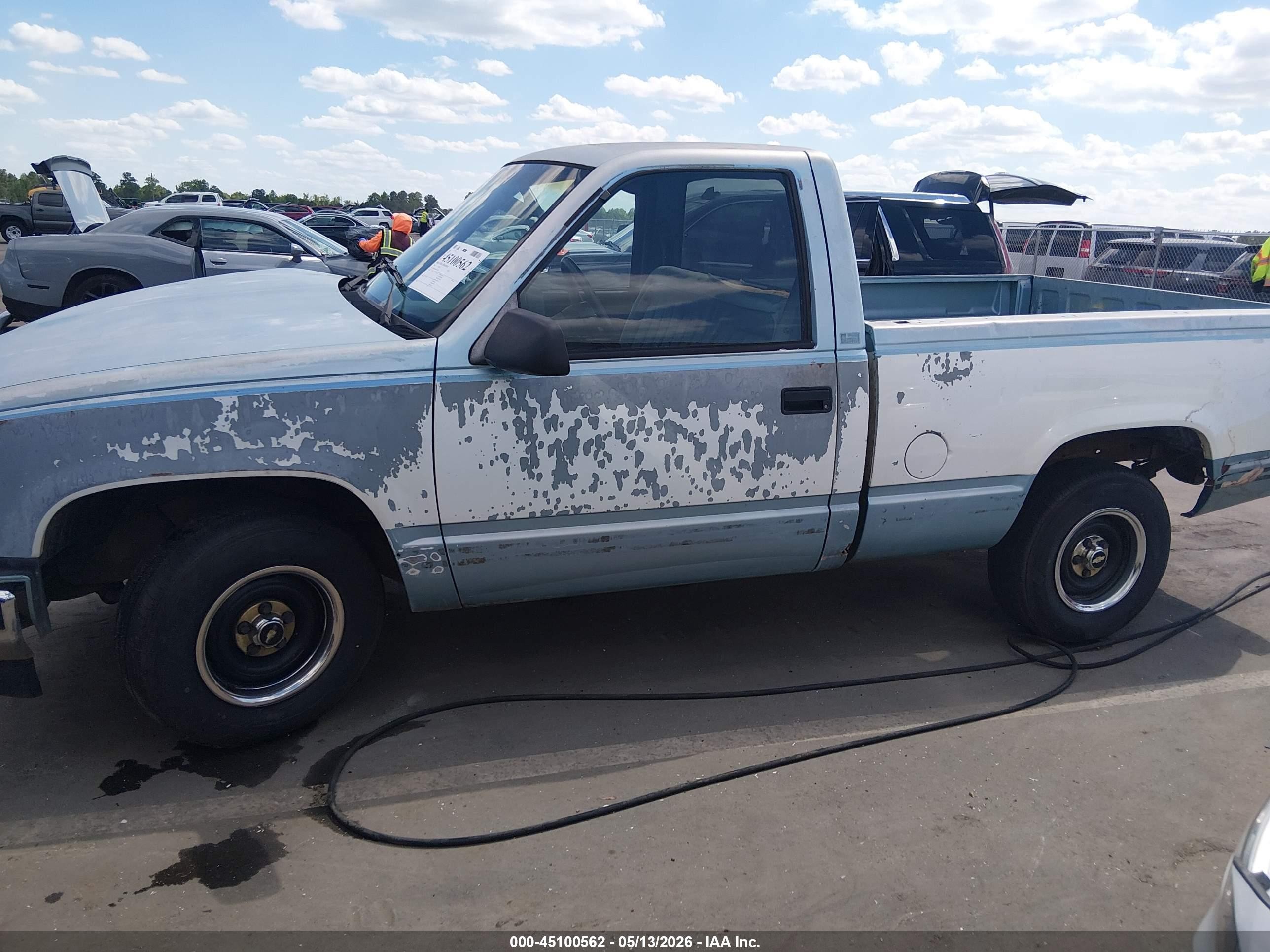1989 Chevrolet Gmt-400 C1500 Light Blue vin: 1GCDC14H6KZ114050