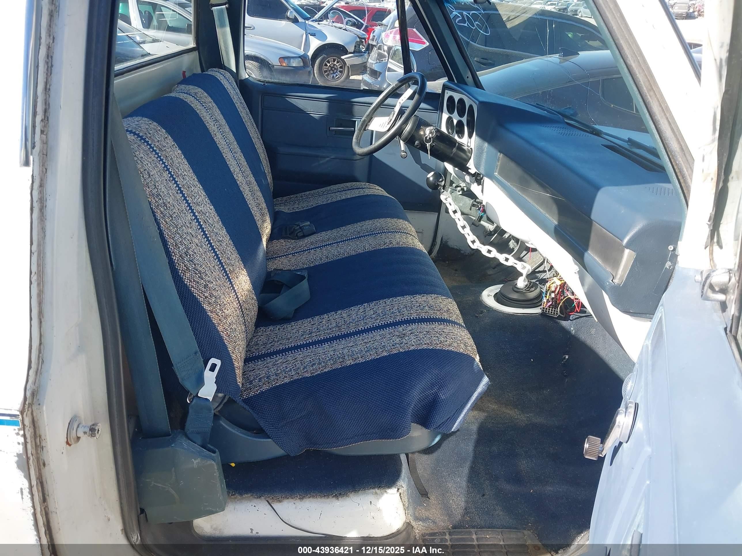 1982 Chevrolet C10   White vin: 1GCDC14H7CJ162608